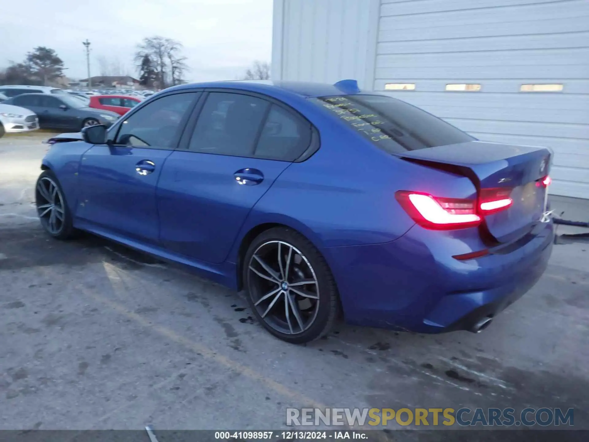 3 fotografías del automóvil dañado WBA5R7C55KAE82859 BMW 330I 2019