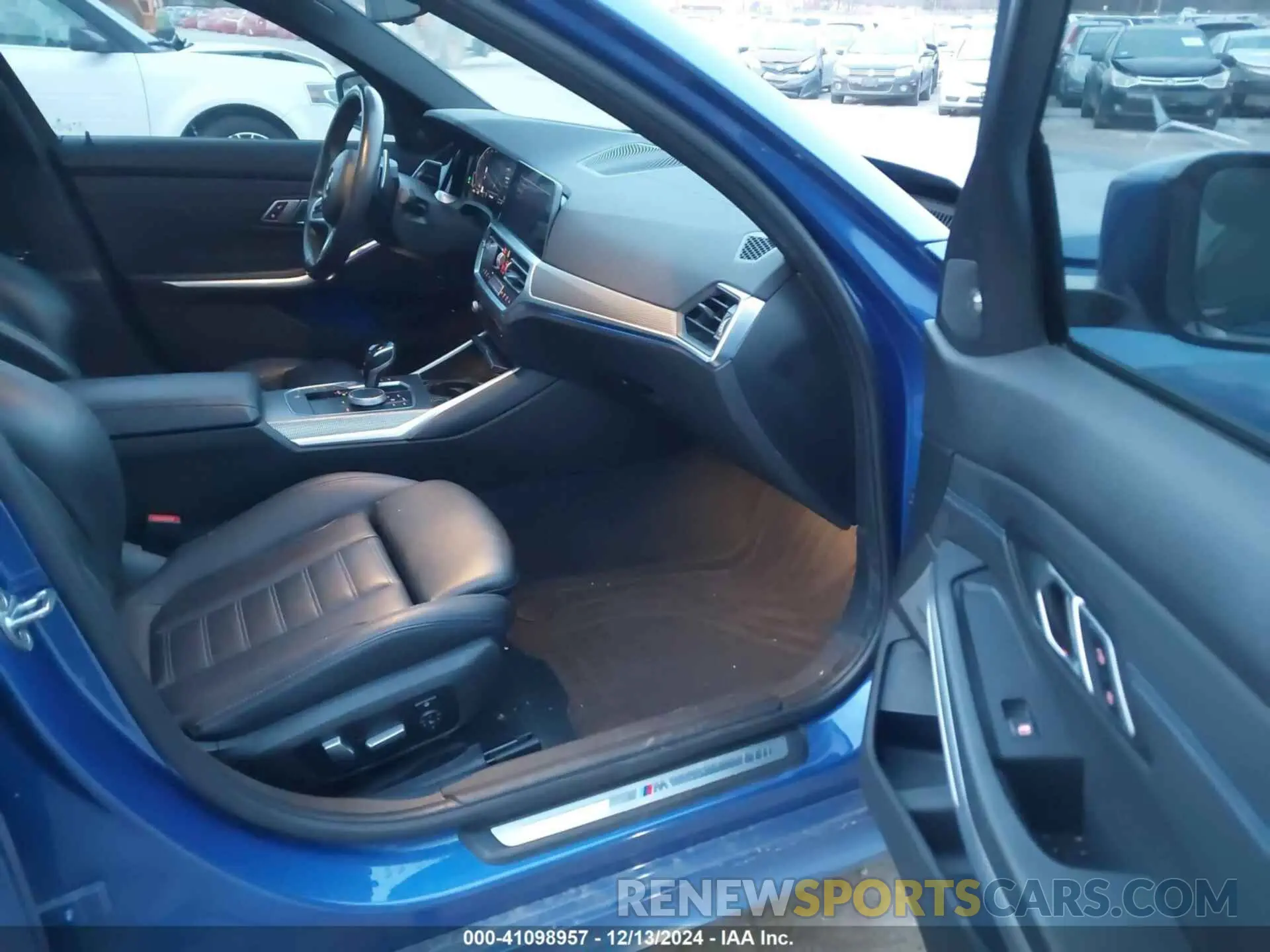 5 fotografías del automóvil dañado WBA5R7C55KAE82859 BMW 330I 2019