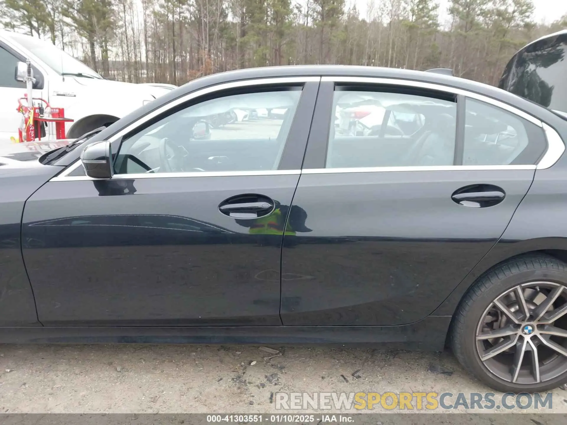 14 fotografías del automóvil dañado WBA5R7C56KAJ84558 BMW 330I 2019