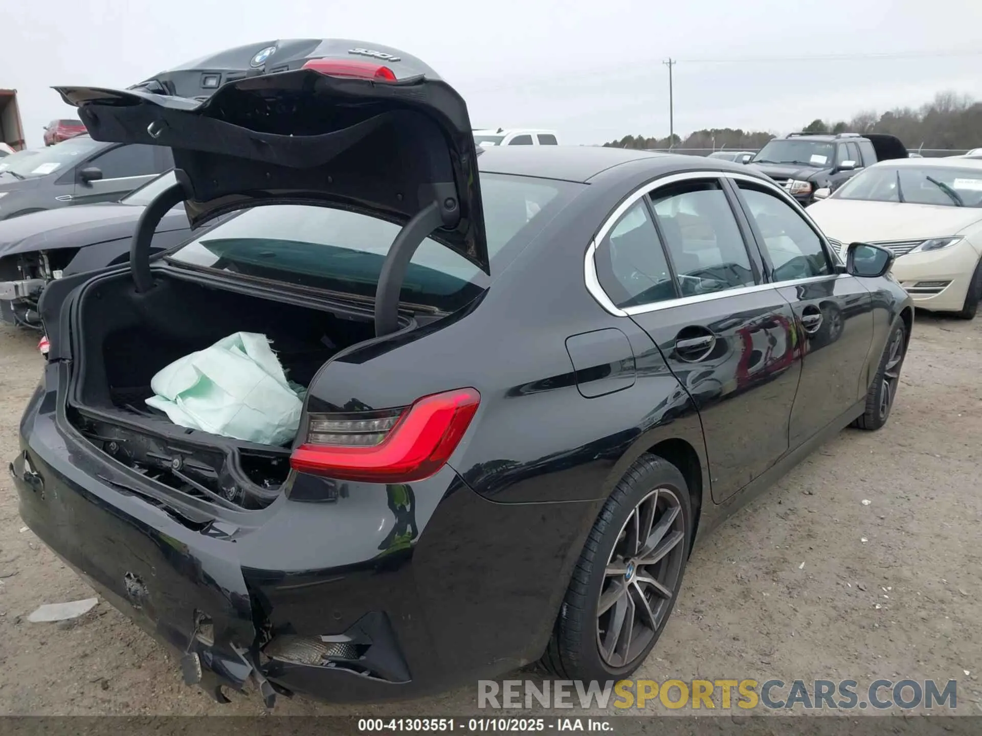 4 fotografías del automóvil dañado WBA5R7C56KAJ84558 BMW 330I 2019