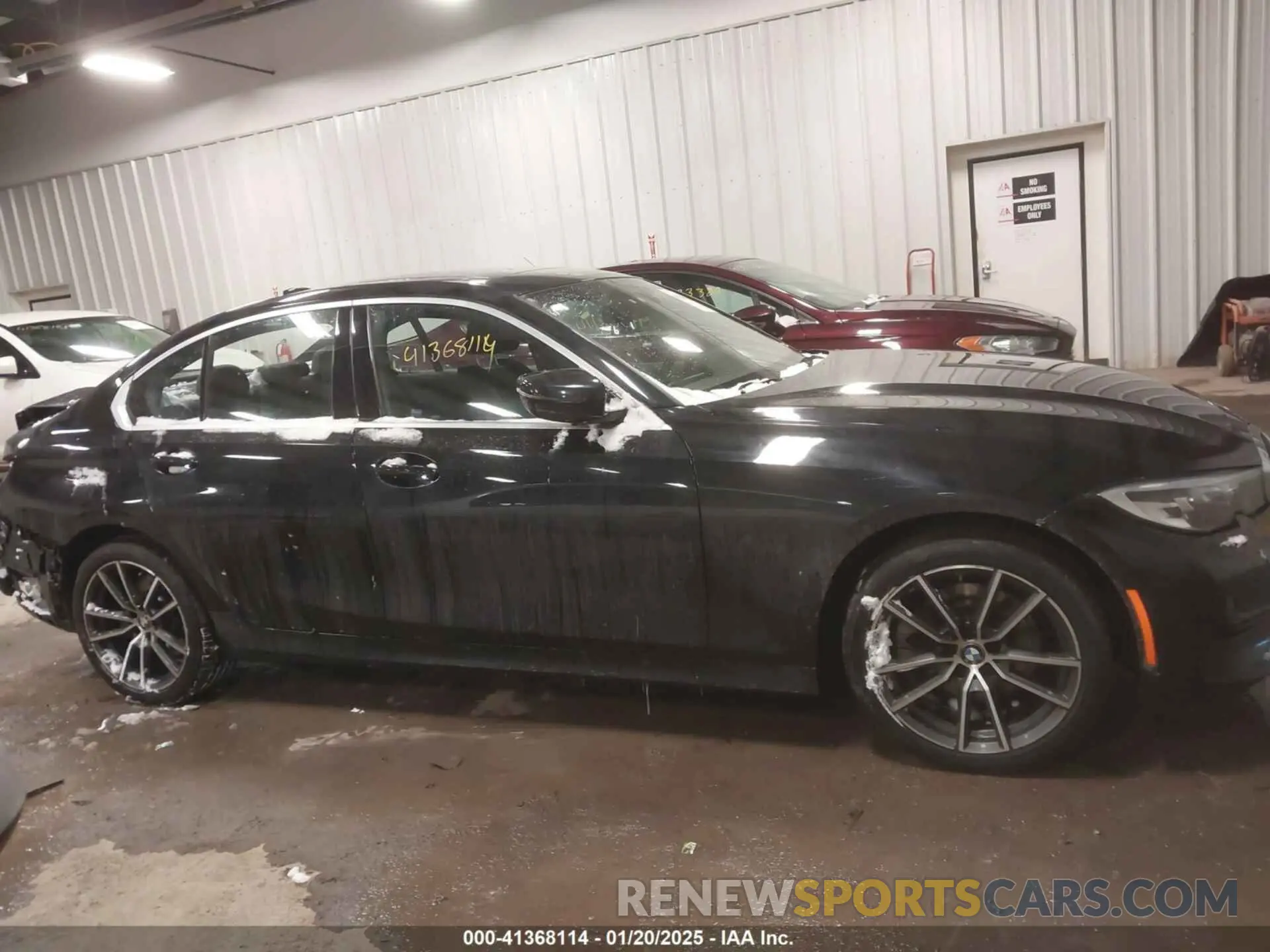 14 fotografías del automóvil dañado WBA5R7C56KAJ86102 BMW 330I 2019
