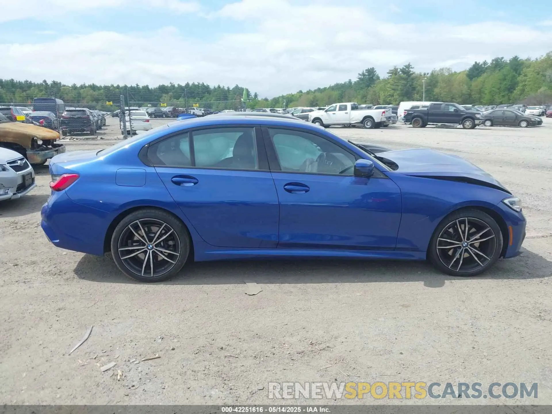 13 fotografías del automóvil dañado WBA5R7C57KAJ81832 BMW 330I 2019