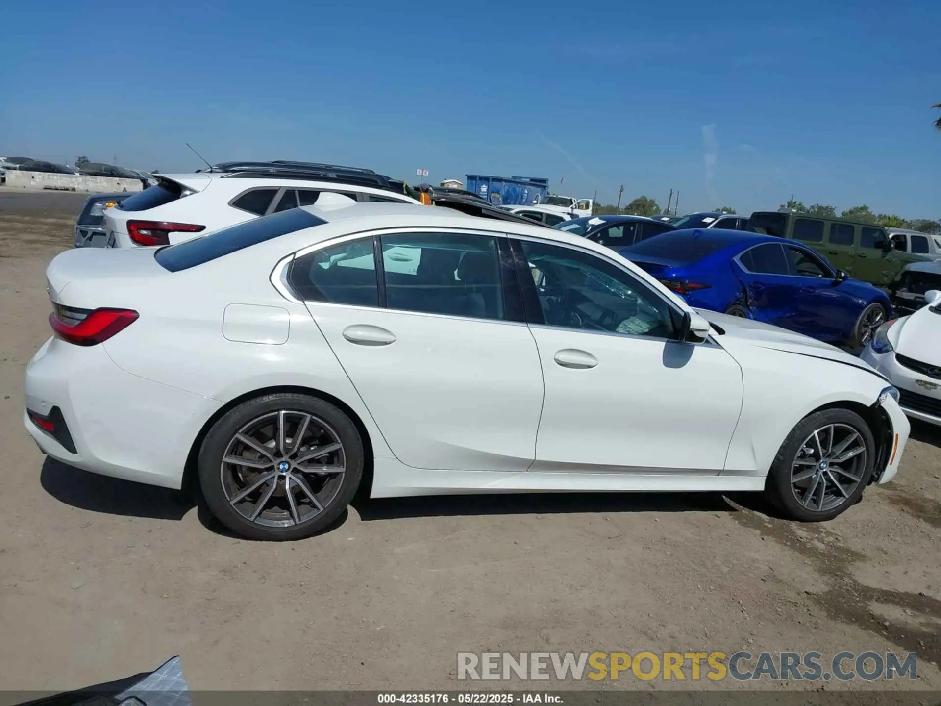 13 fotografías del automóvil dañado 3MW5R1J01L8B10868 BMW 330I 2020