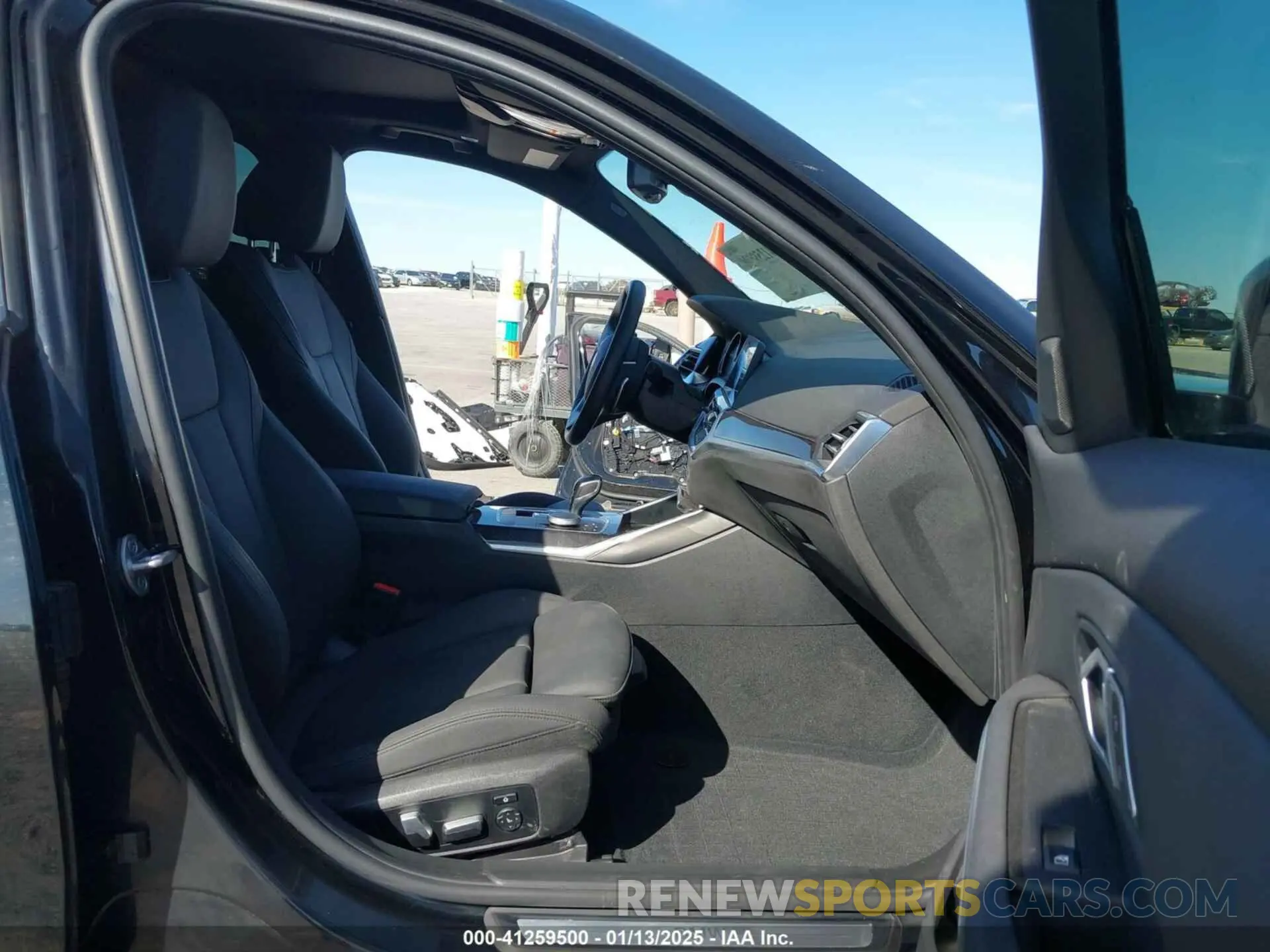 5 fotografías del automóvil dañado 3MW5R1J01L8B37164 BMW 330I 2020