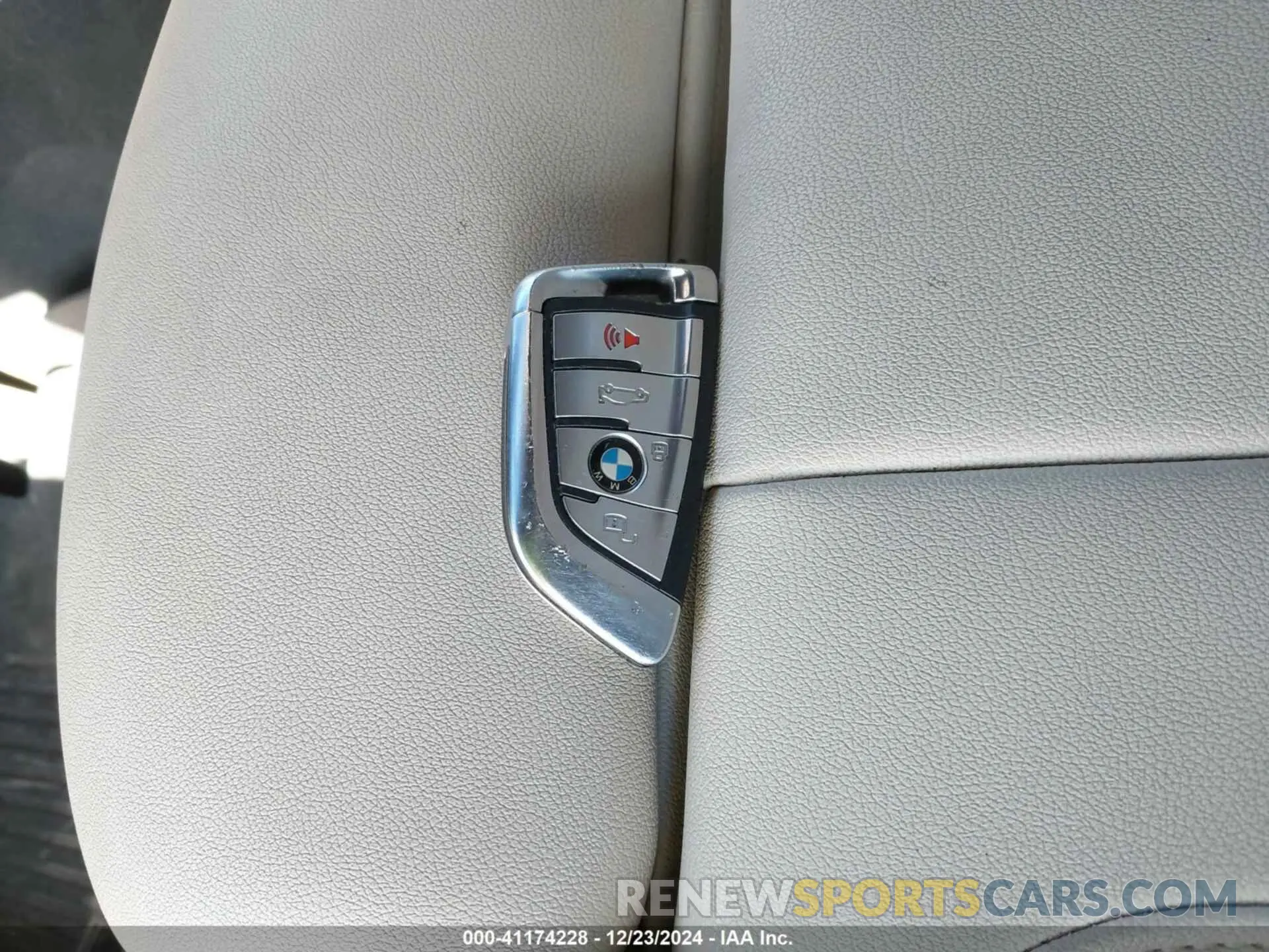 11 fotografías del automóvil dañado 3MW5R1J02L8B07509 BMW 330I 2020