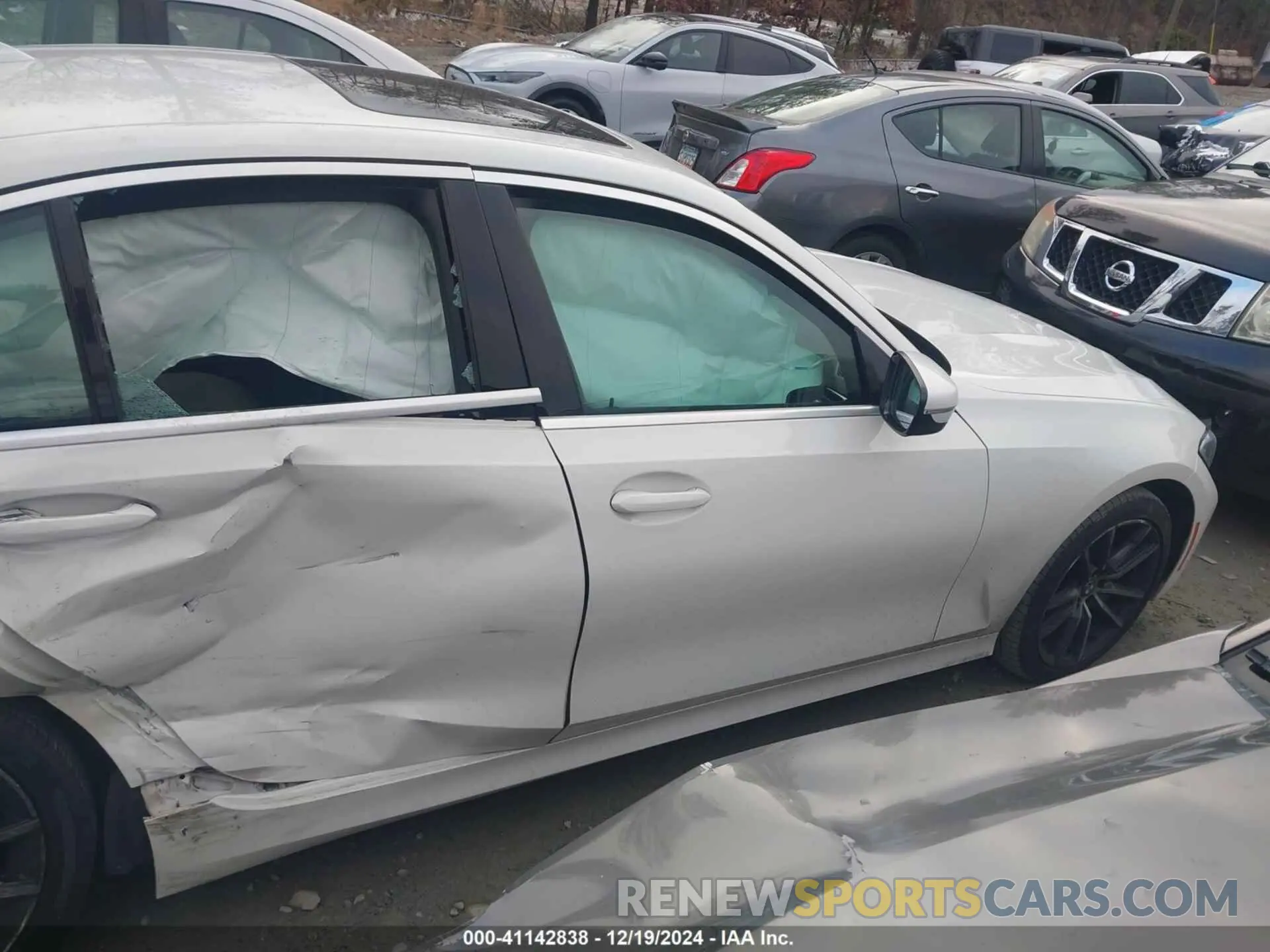 13 fotografías del automóvil dañado 3MW5R1J02L8B07932 BMW 330I 2020