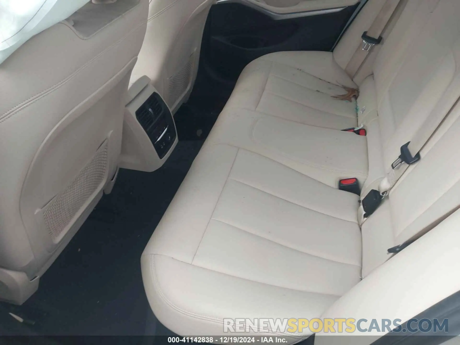 8 fotografías del automóvil dañado 3MW5R1J02L8B07932 BMW 330I 2020