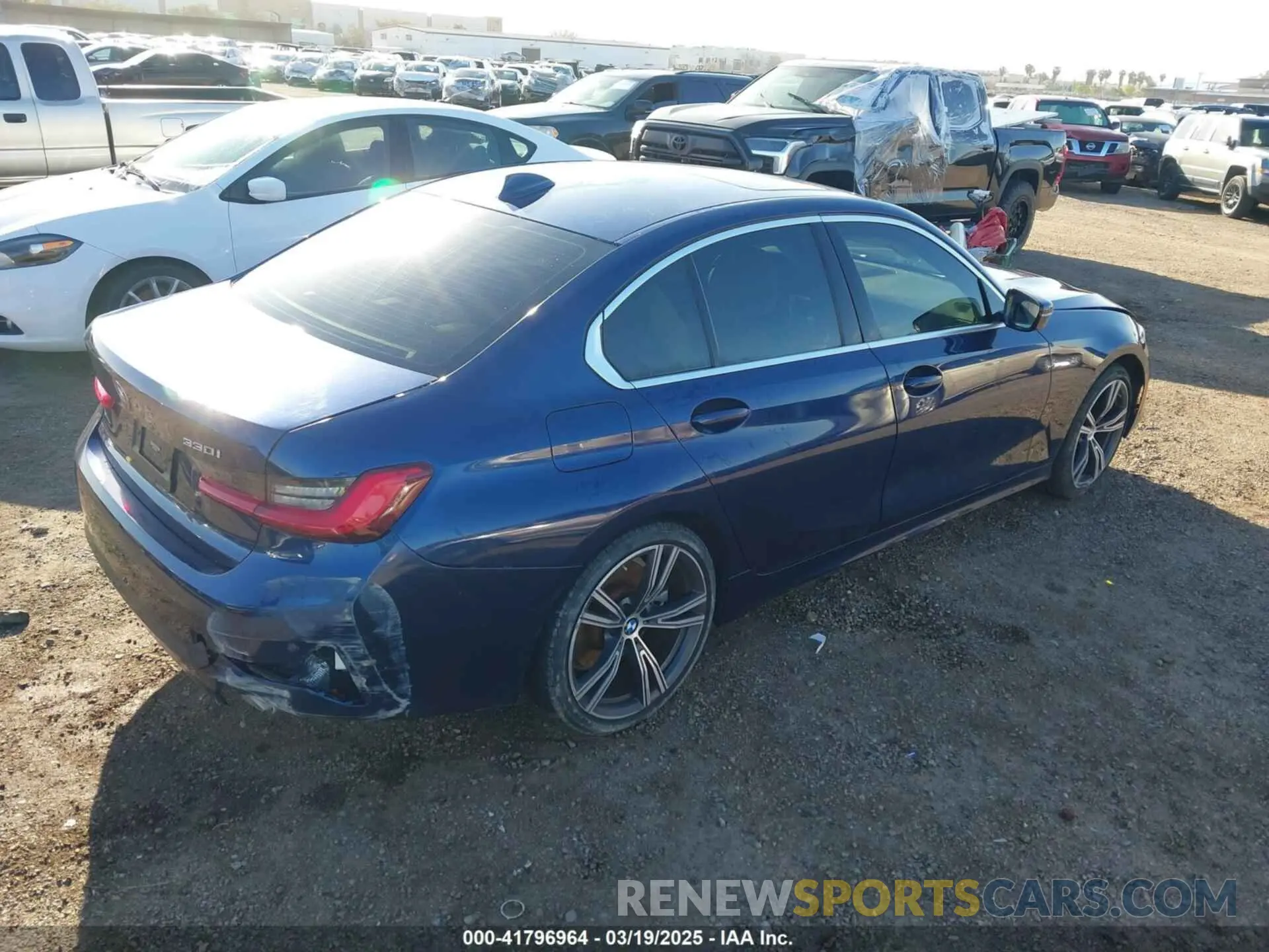 4 fotografías del automóvil dañado 3MW5R1J02L8B36329 BMW 330I 2020