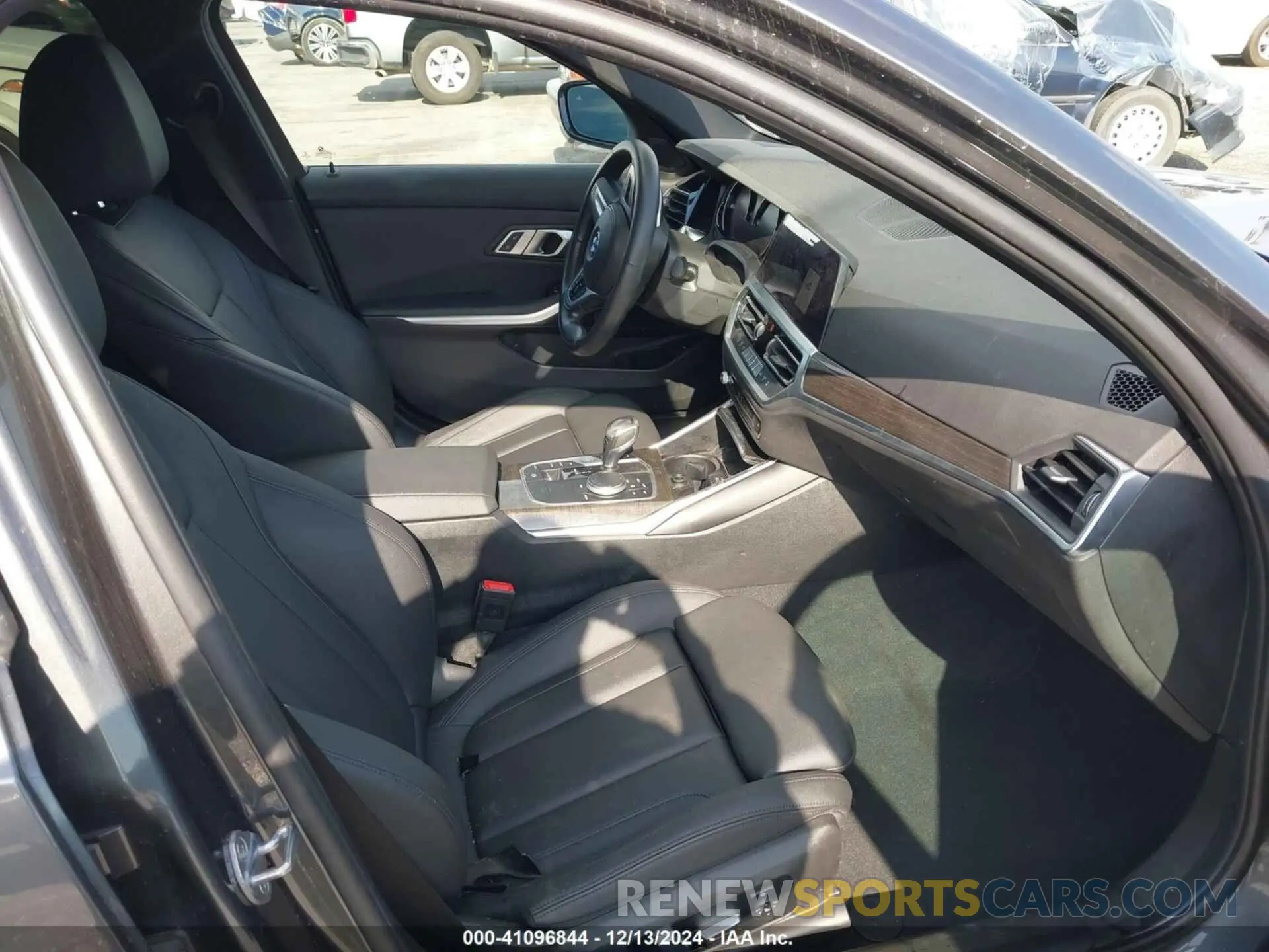 5 fotografías del automóvil dañado 3MW5R1J03L8B27767 BMW 330I 2020