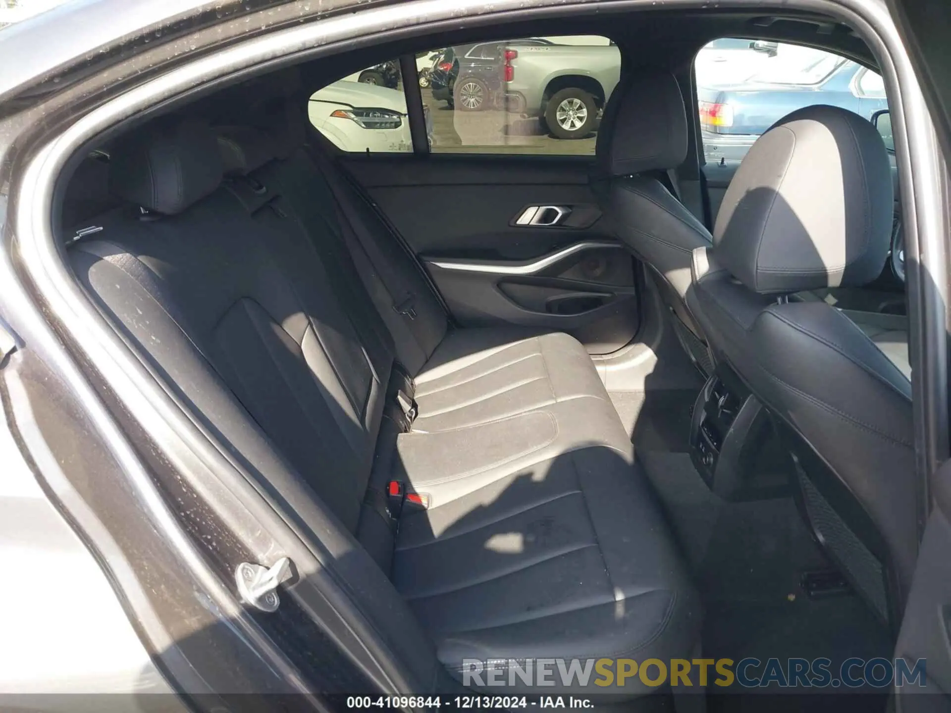 8 fotografías del automóvil dañado 3MW5R1J03L8B27767 BMW 330I 2020
