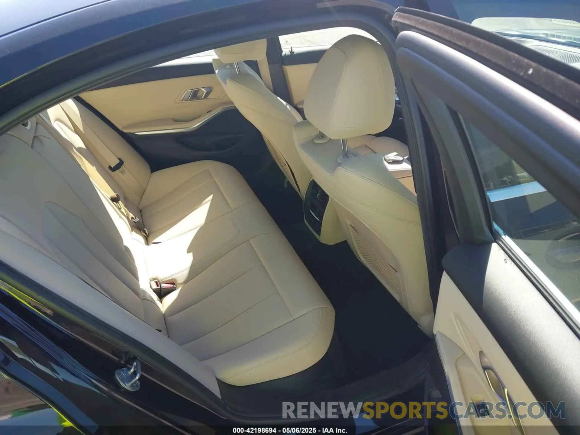 8 fotografías del automóvil dañado 3MW5R1J04L8B09942 BMW 330I 2020