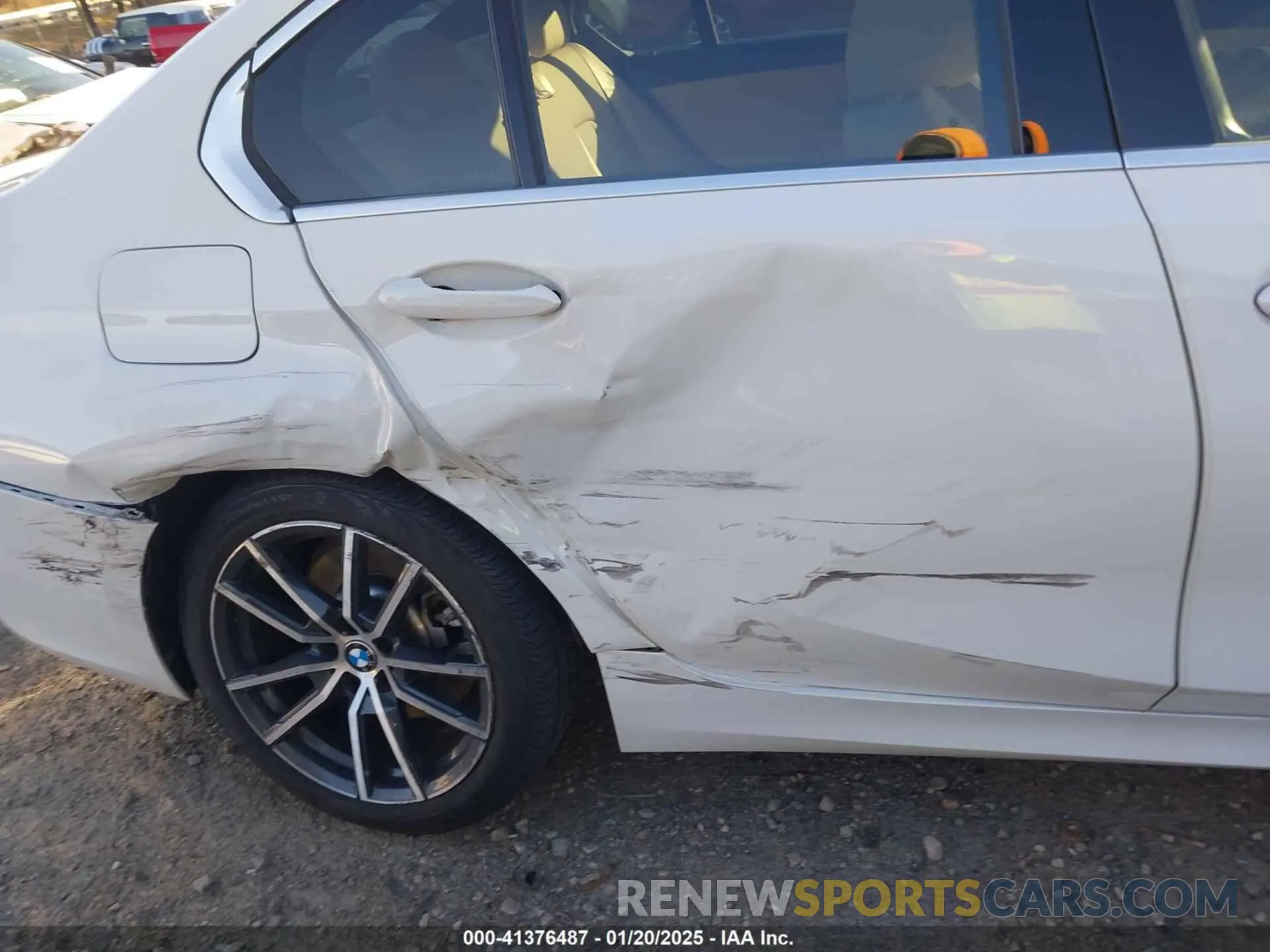 19 fotografías del automóvil dañado 3MW5R1J06L8B11272 BMW 330I 2020