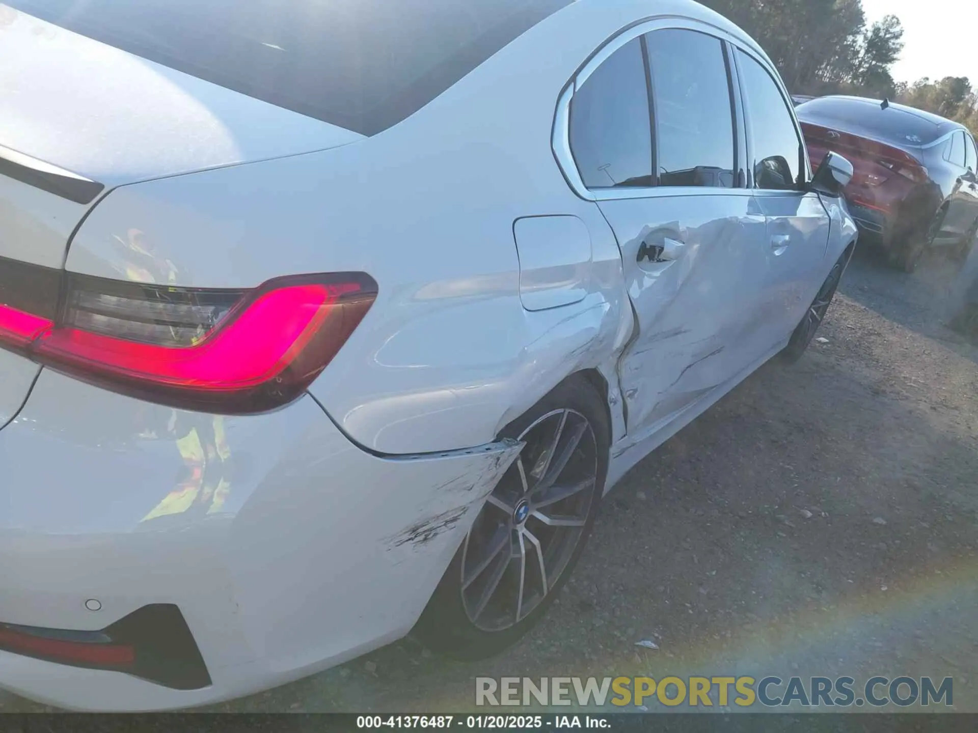 21 fotografías del automóvil dañado 3MW5R1J06L8B11272 BMW 330I 2020