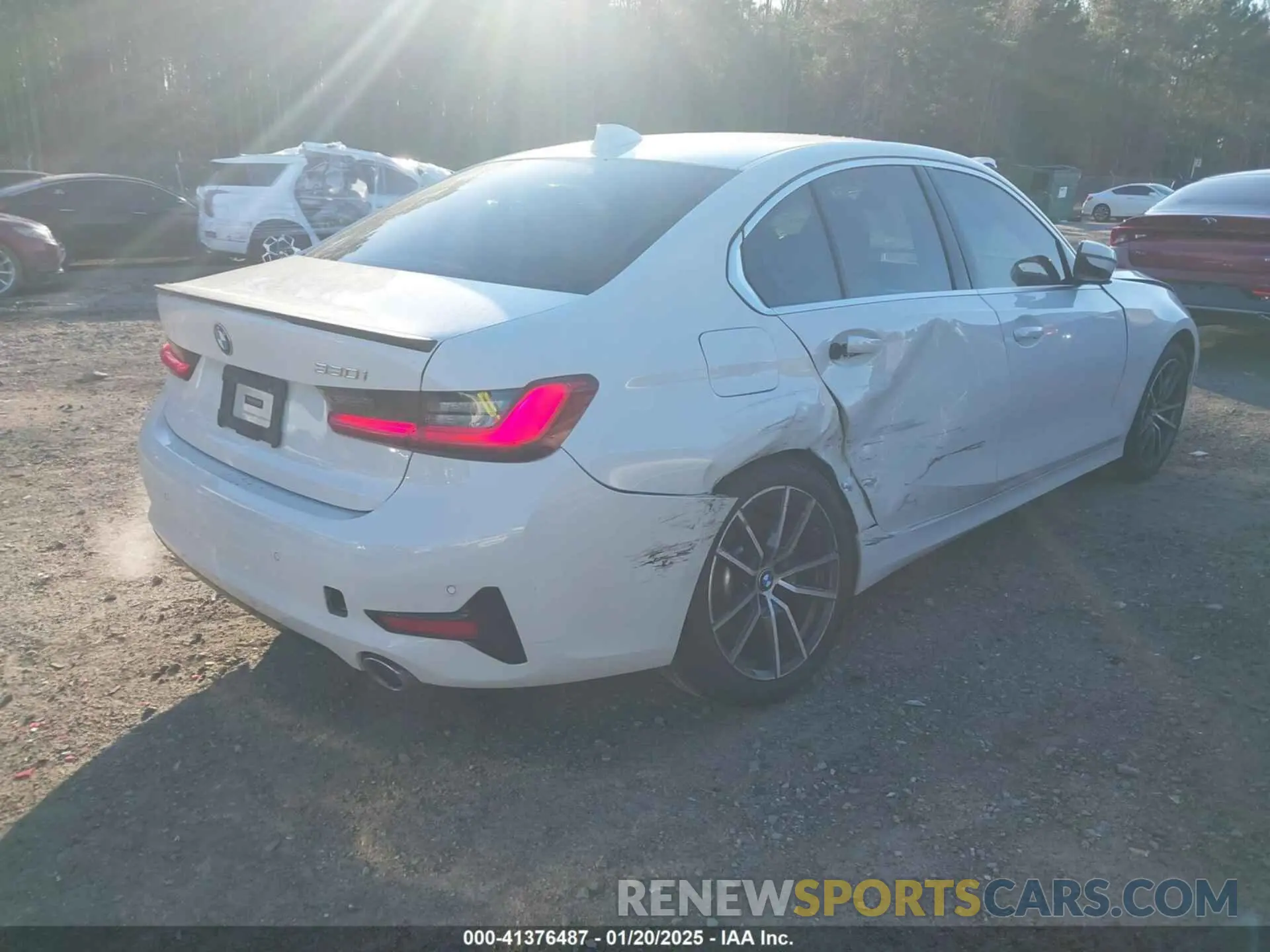 4 fotografías del automóvil dañado 3MW5R1J06L8B11272 BMW 330I 2020