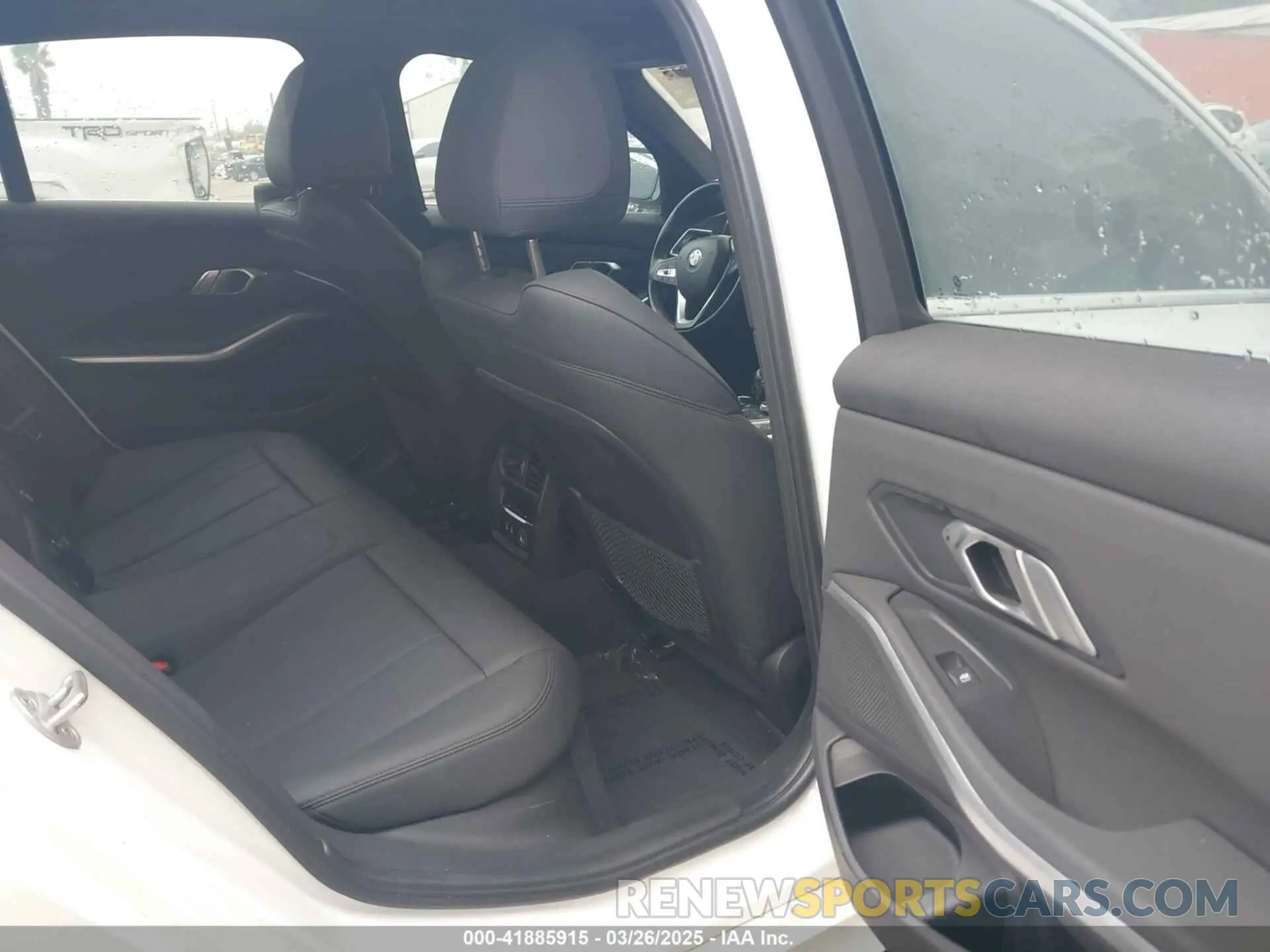 8 fotografías del automóvil dañado 3MW5R1J08L8B15226 BMW 330I 2020