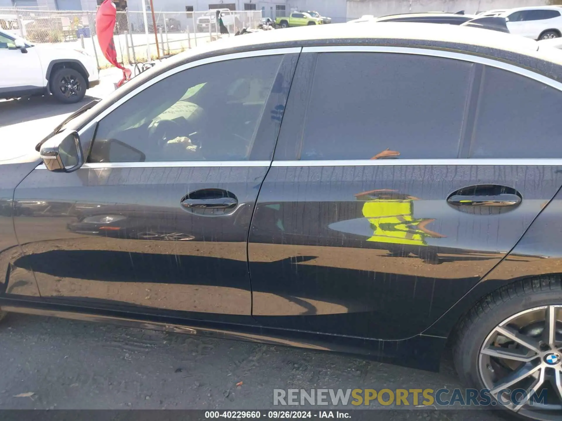 15 fotografías del automóvil dañado 3MW5R1J08L8B16313 BMW 330I 2020