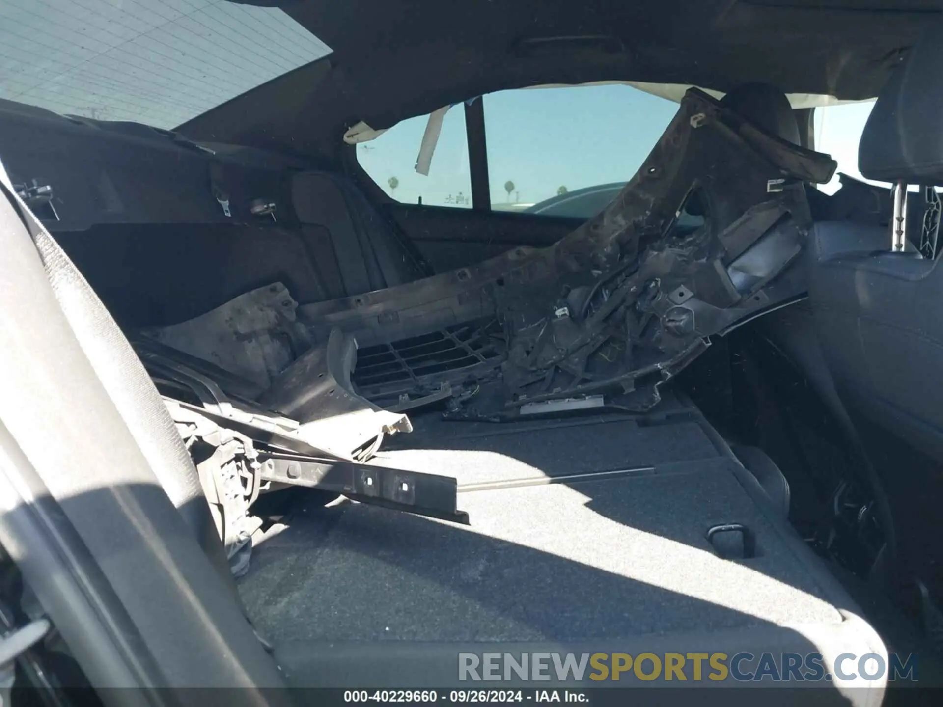 8 fotografías del automóvil dañado 3MW5R1J08L8B16313 BMW 330I 2020