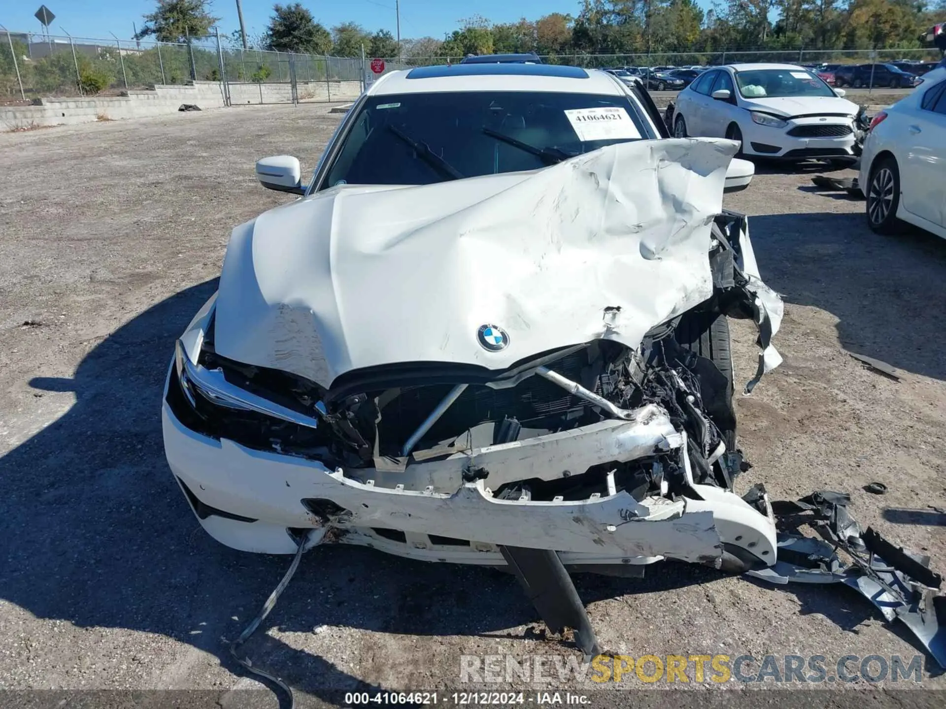 13 fotografías del automóvil dañado 3MW5R1J08L8B21902 BMW 330I 2020