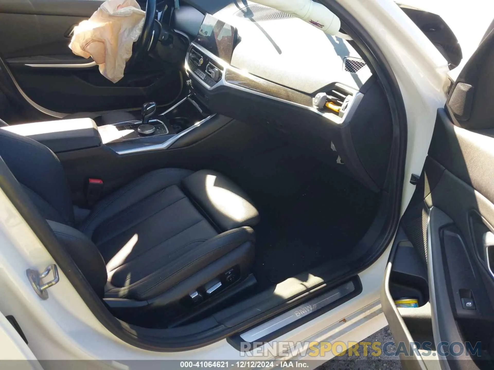 5 fotografías del automóvil dañado 3MW5R1J08L8B21902 BMW 330I 2020