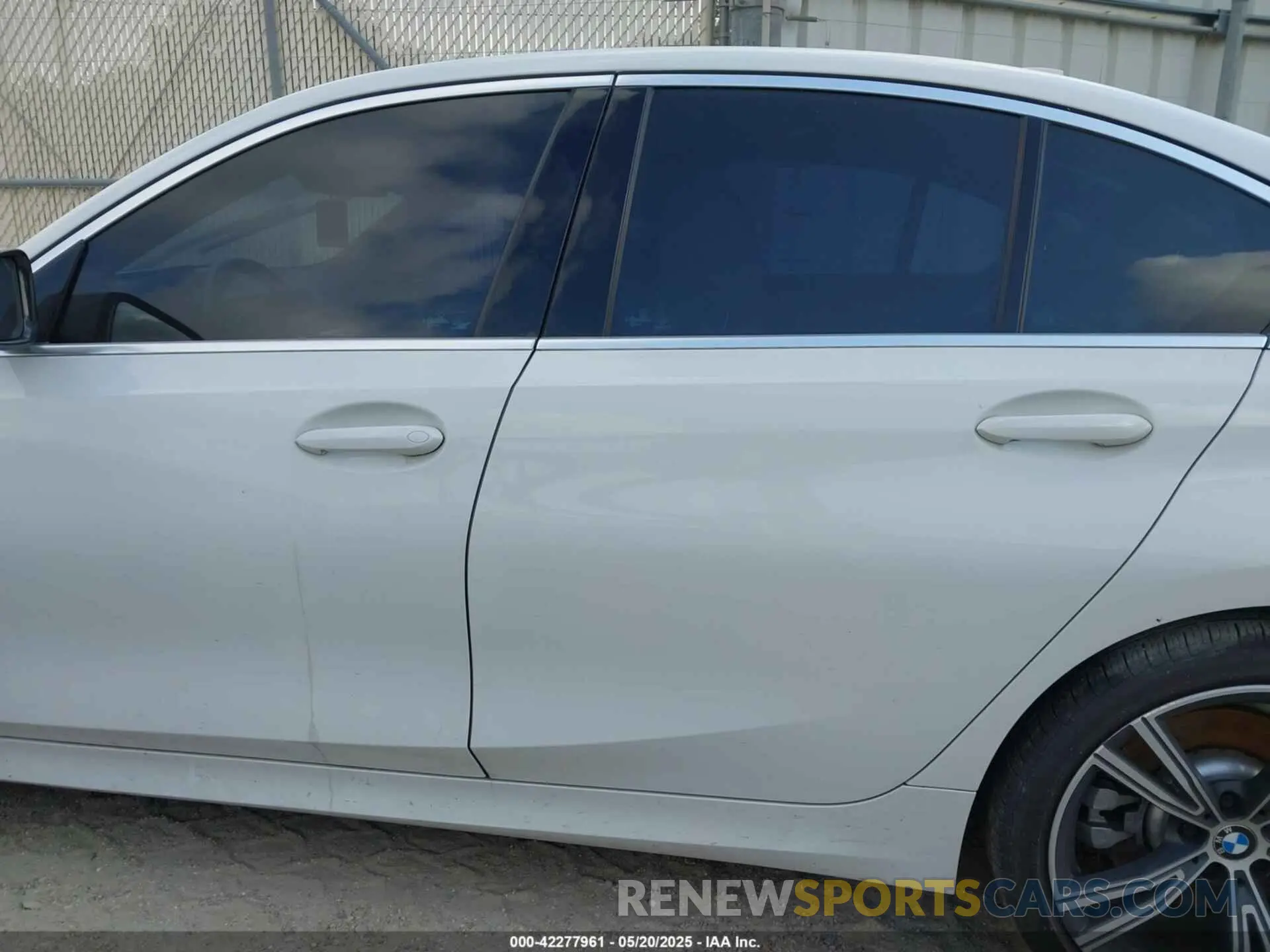 14 fotografías del automóvil dañado 3MW5R1J08L8B26498 BMW 330I 2020