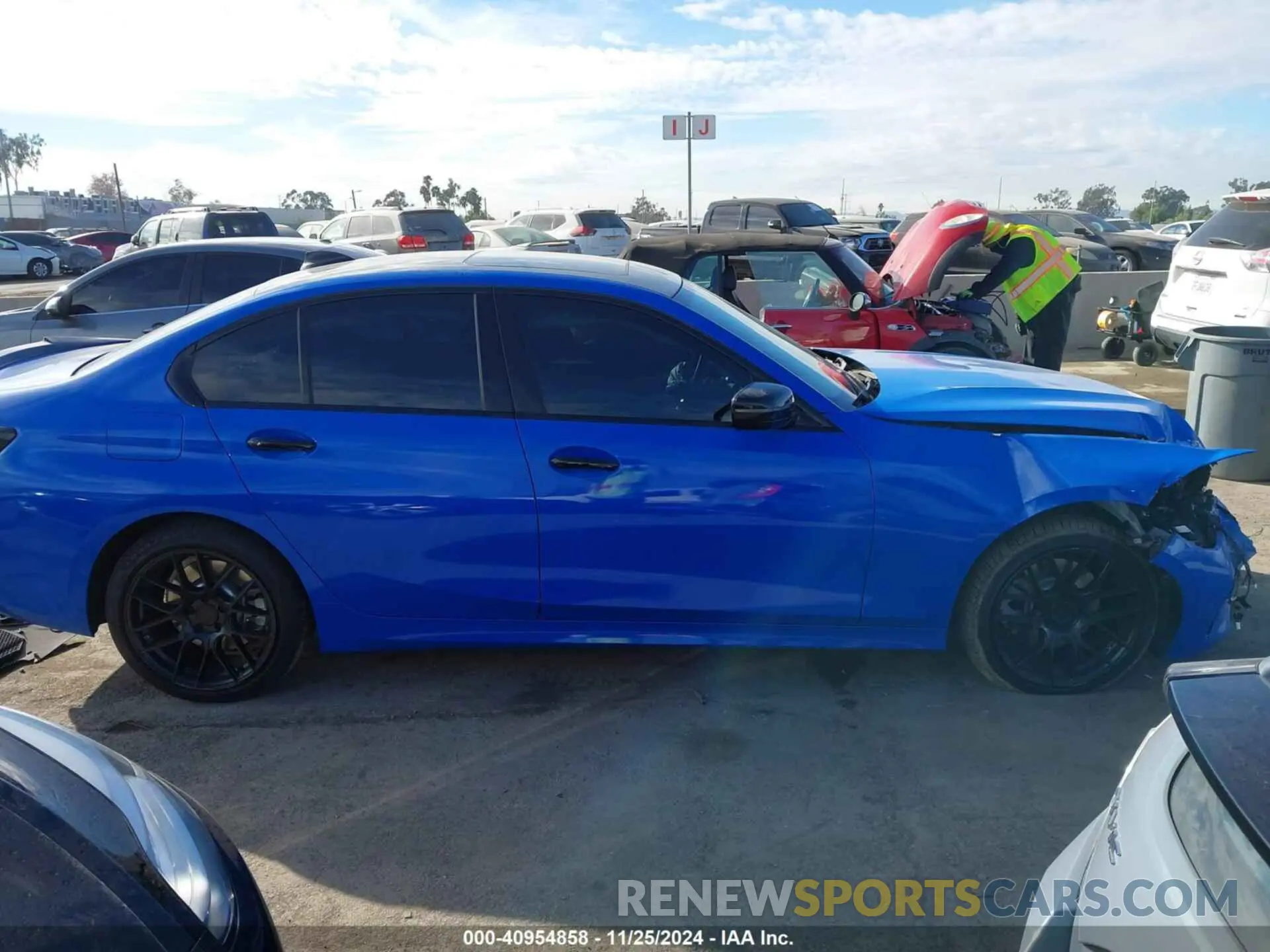14 fotografías del automóvil dañado 3MW5R1J09L8B10245 BMW 330I 2020