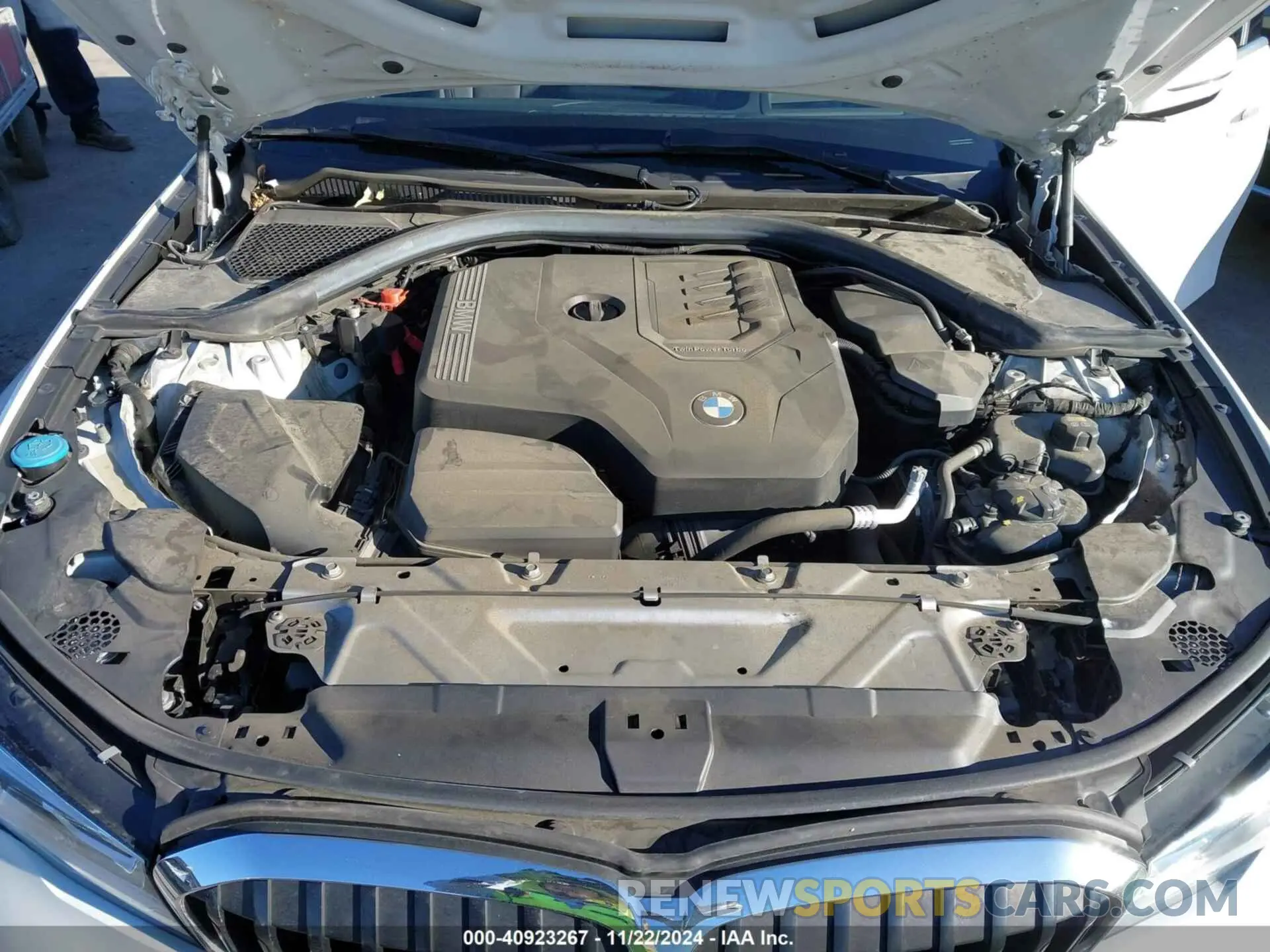 10 fotografías del automóvil dañado 3MW5R1J09L8B27417 BMW 330I 2020