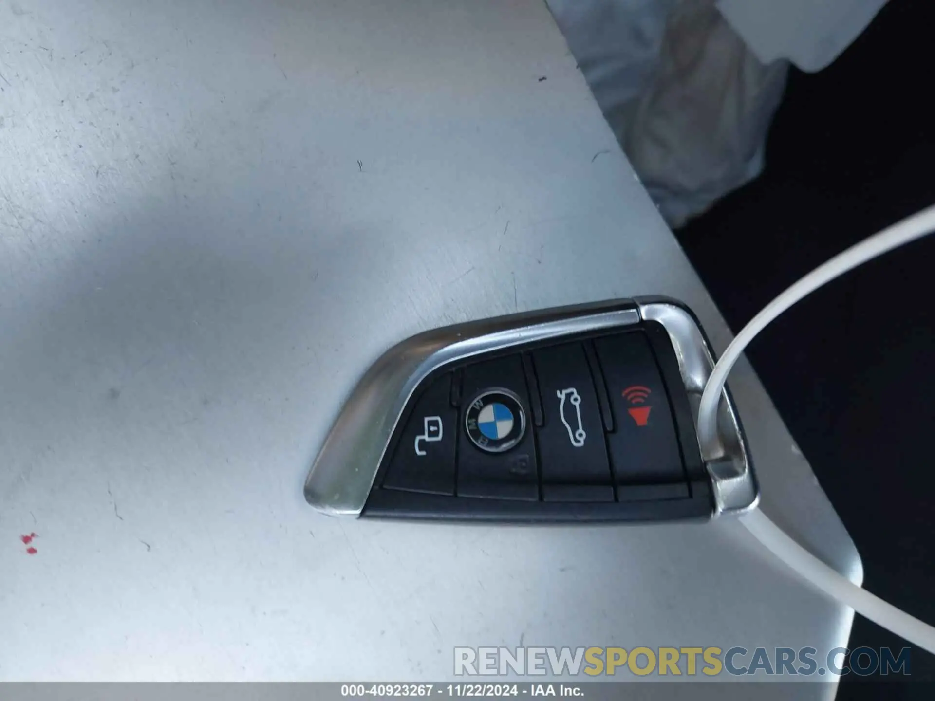11 fotografías del automóvil dañado 3MW5R1J09L8B27417 BMW 330I 2020