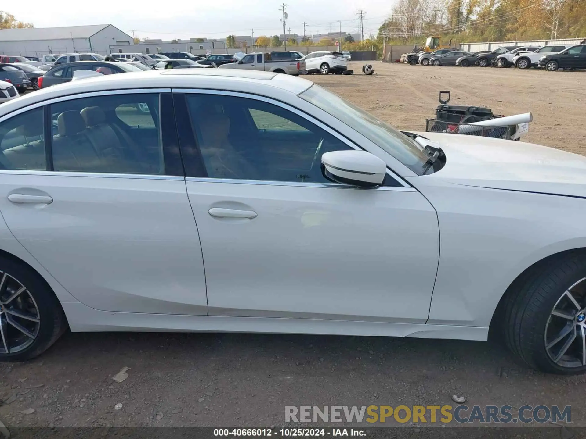 14 fotografías del automóvil dañado 3MW5R7J01L8B05074 BMW 330I 2020