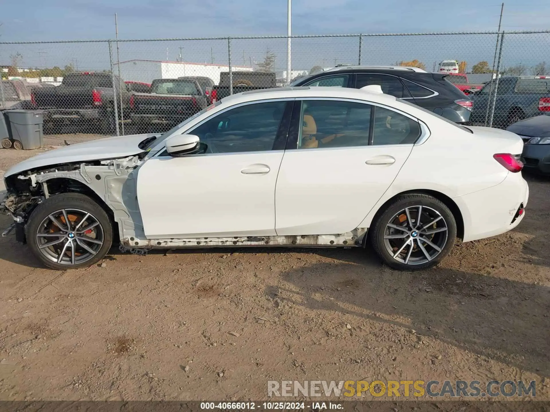 15 fotografías del automóvil dañado 3MW5R7J01L8B05074 BMW 330I 2020
