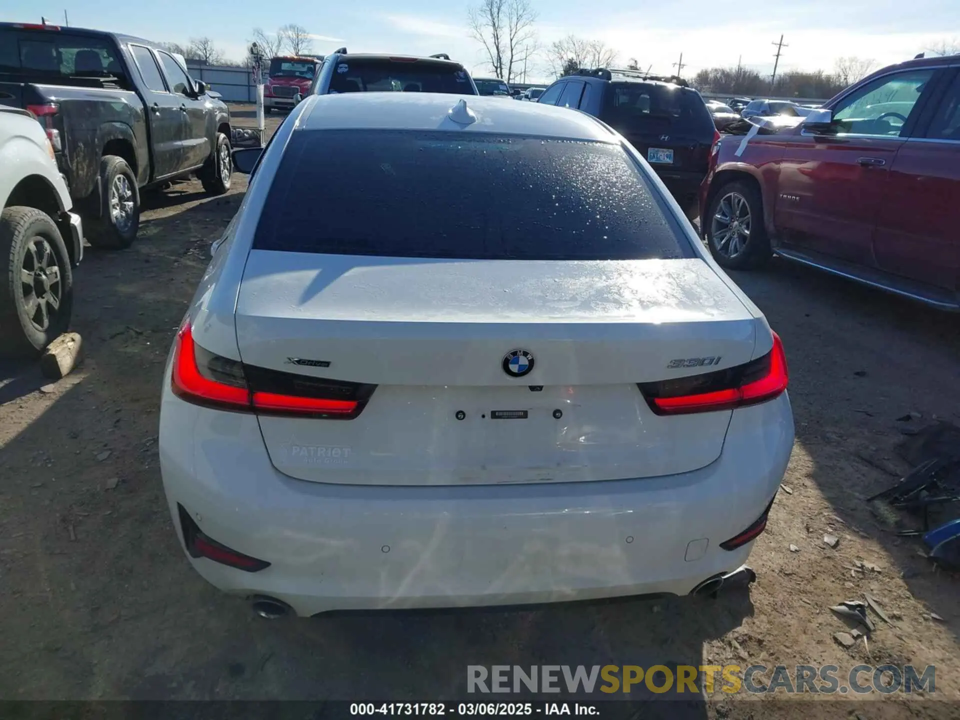 17 fotografías del automóvil dañado 3MW5R7J01L8B06063 BMW 330I 2020