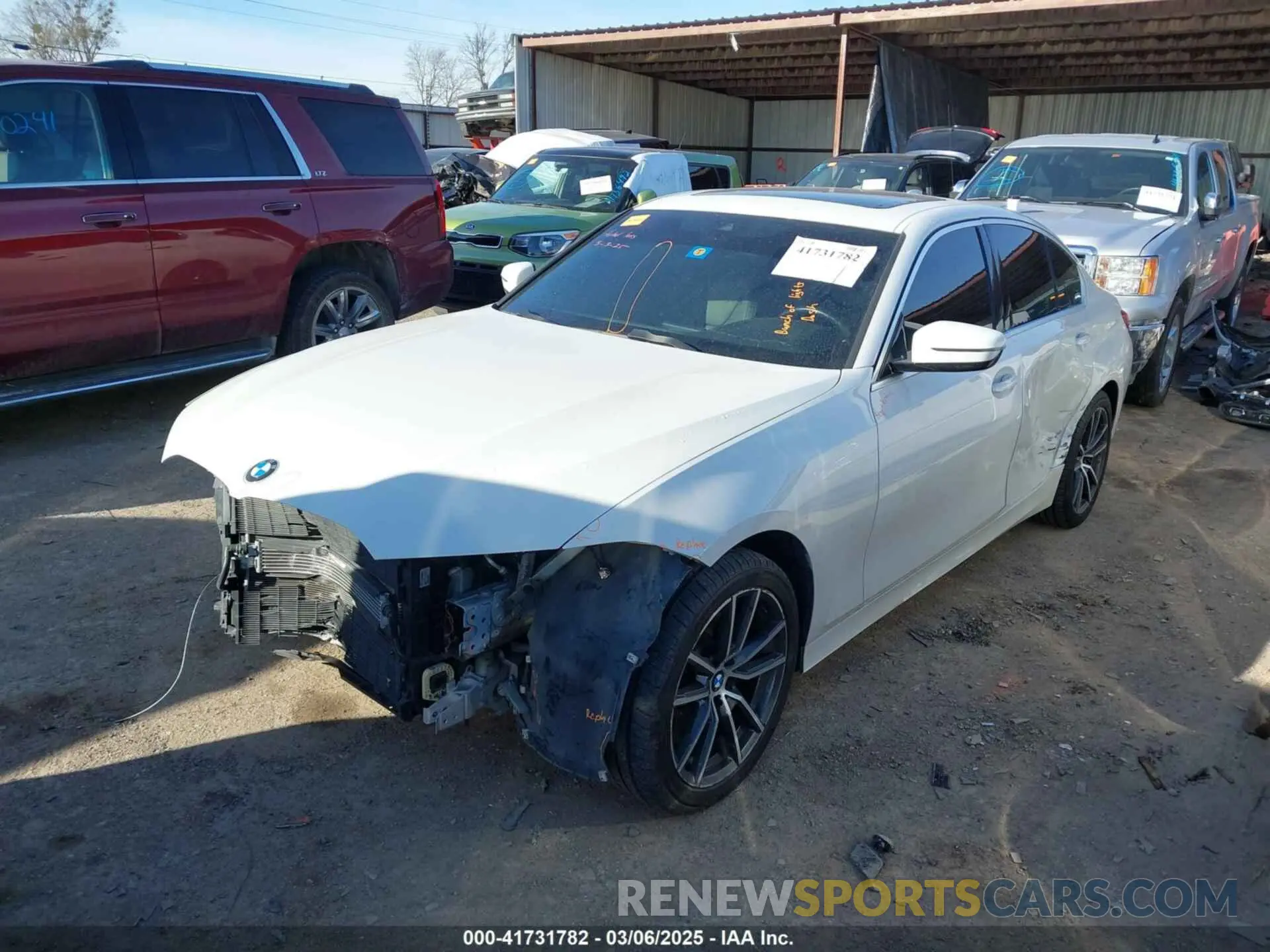2 fotografías del automóvil dañado 3MW5R7J01L8B06063 BMW 330I 2020