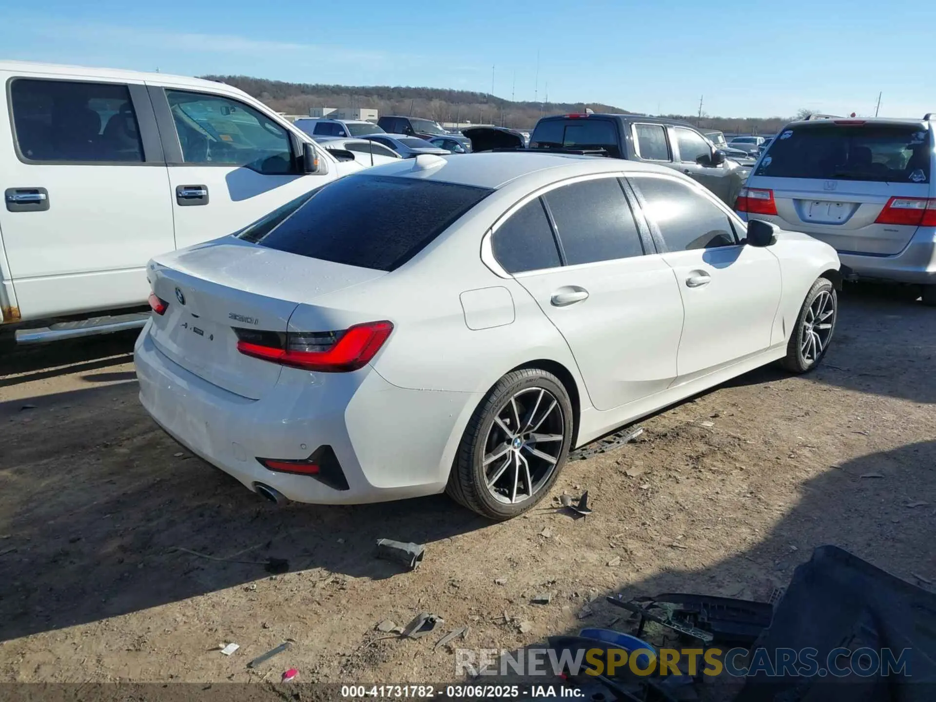 4 fotografías del automóvil dañado 3MW5R7J01L8B06063 BMW 330I 2020