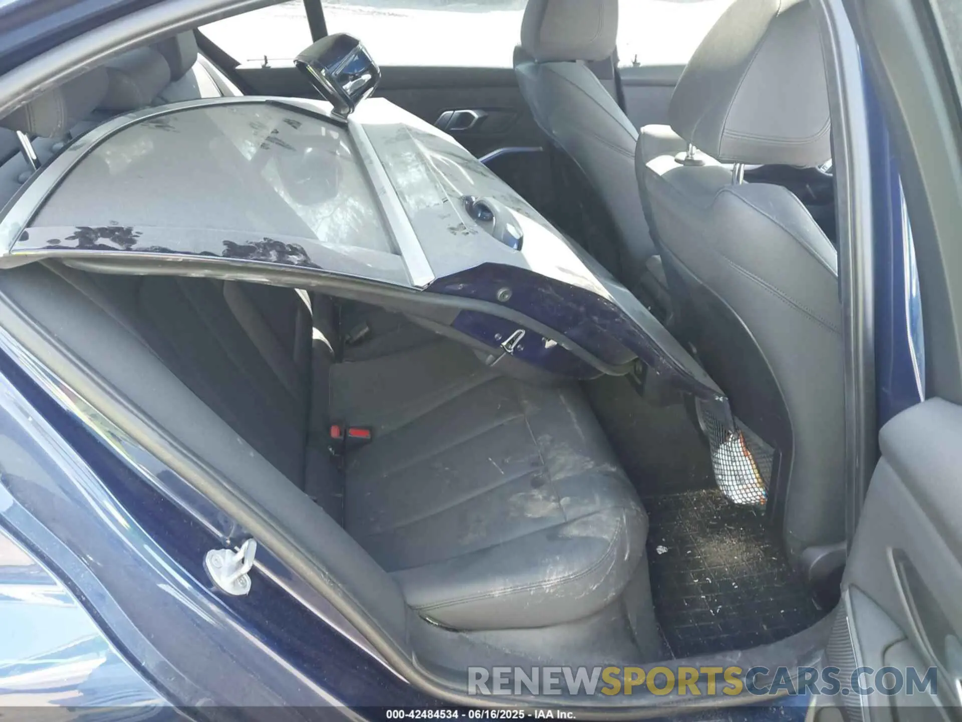 8 fotografías del automóvil dañado 3MW5R7J01L8B09898 BMW 330I 2020