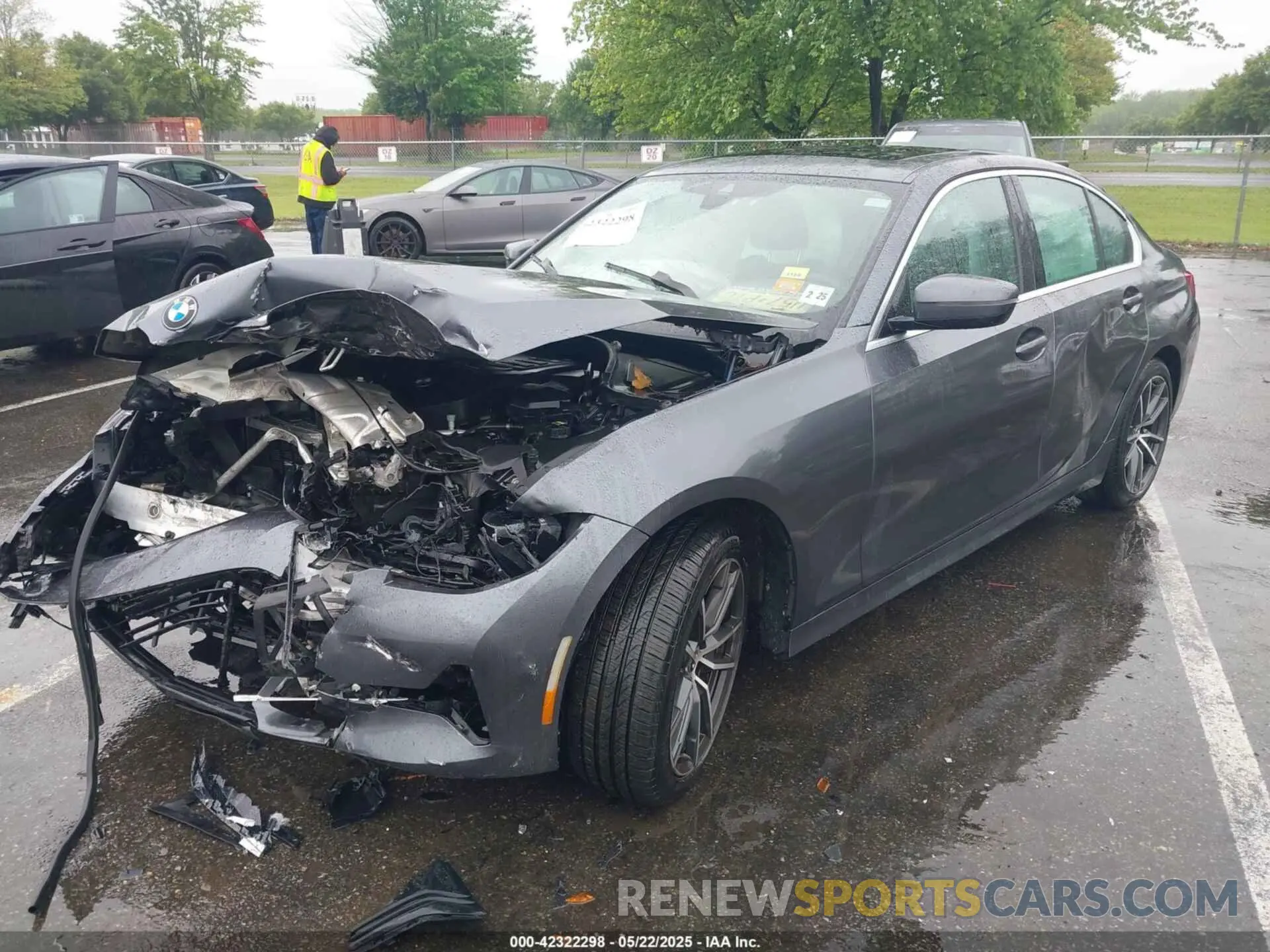 2 fotografías del automóvil dañado 3MW5R7J02L8B11434 BMW 330I 2020