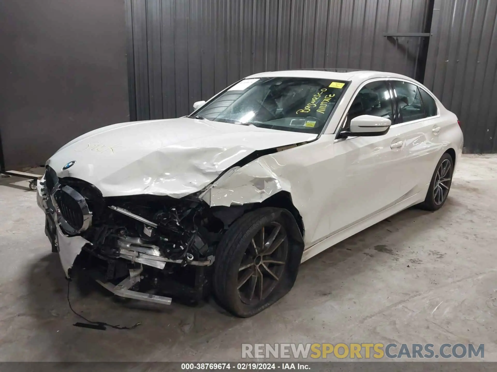 2 fotografías del automóvil dañado 3MW5R7J03L8B44703 BMW 330I 2020