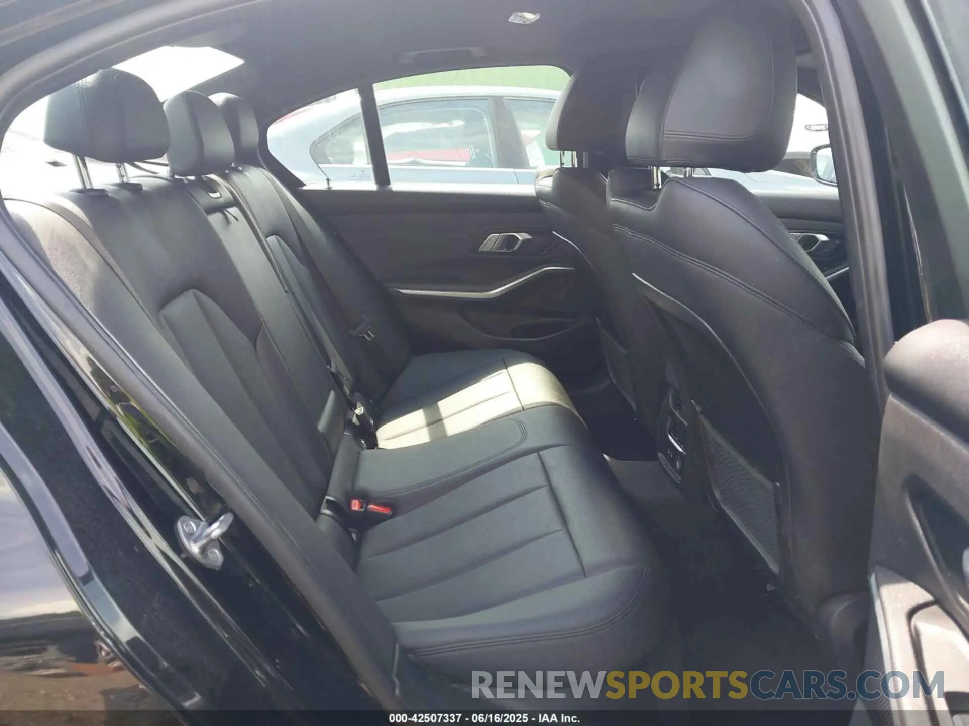 8 fotografías del automóvil dañado 3MW5R7J04L8B08616 BMW 330I 2020