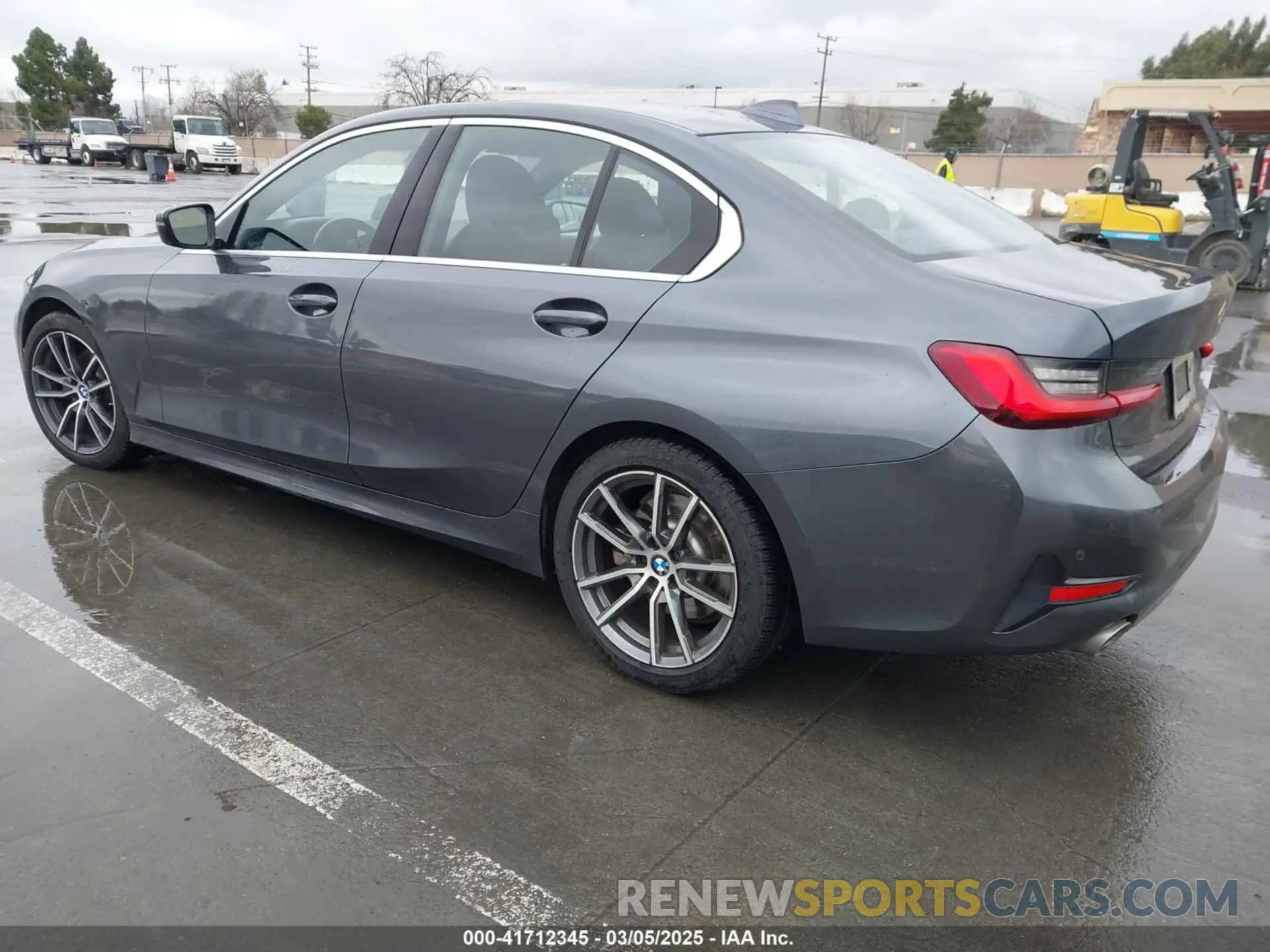 3 fotografías del automóvil dañado WBA5R1C01LFH44947 BMW 330I 2020