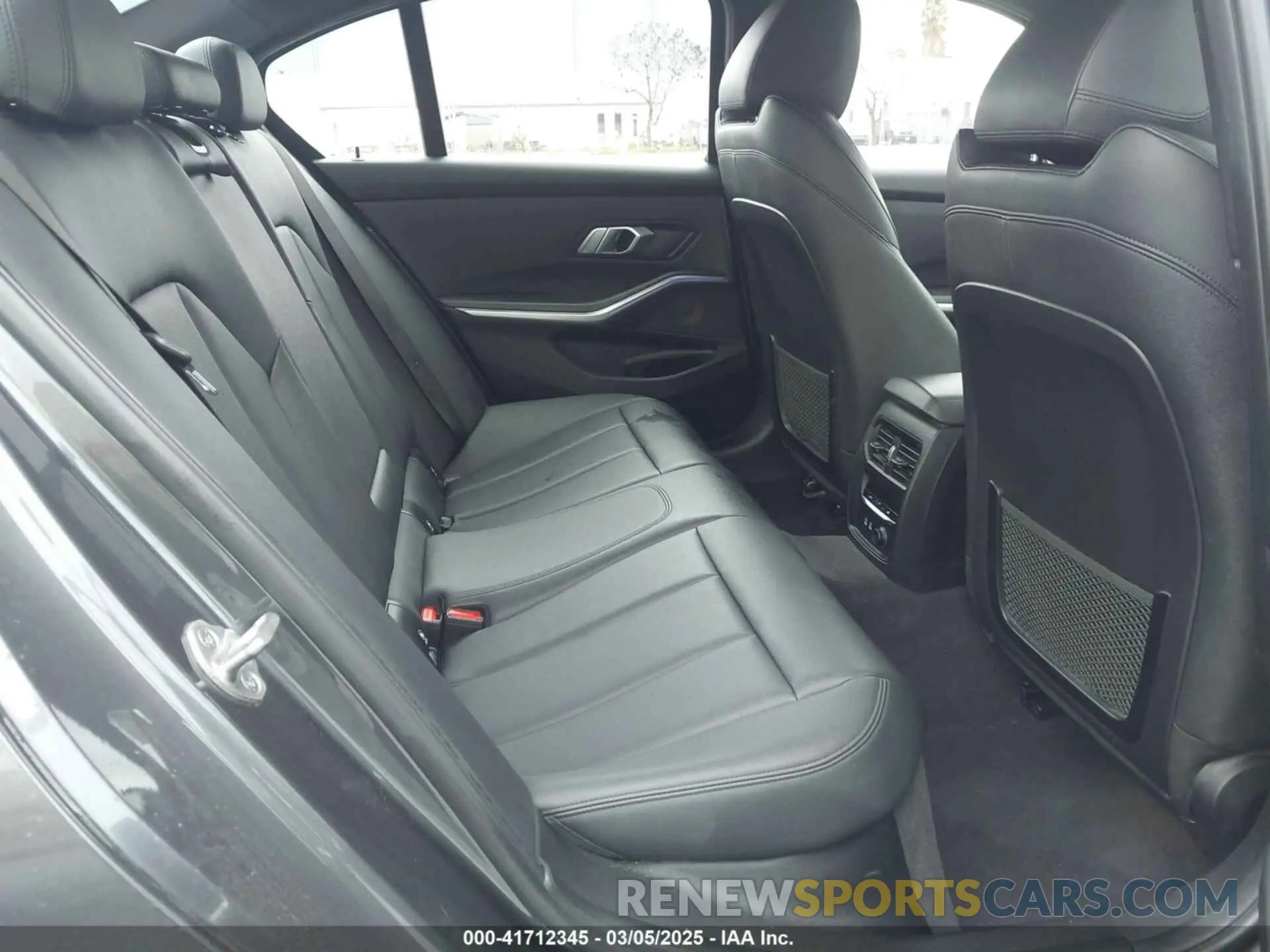 8 fotografías del automóvil dañado WBA5R1C01LFH44947 BMW 330I 2020