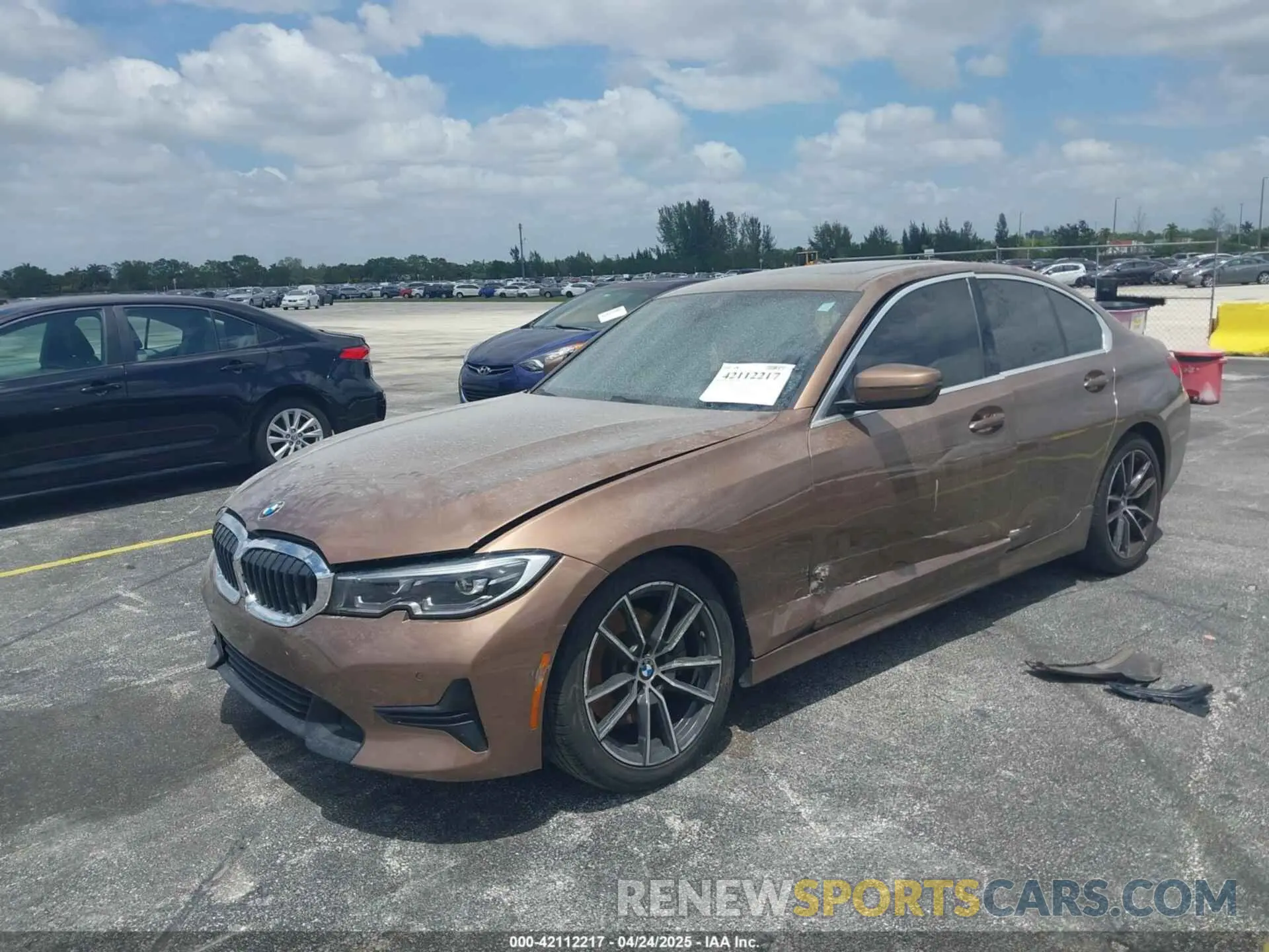 2 fotografías del automóvil dañado WBA5R1C05LFH82648 BMW 330I 2020