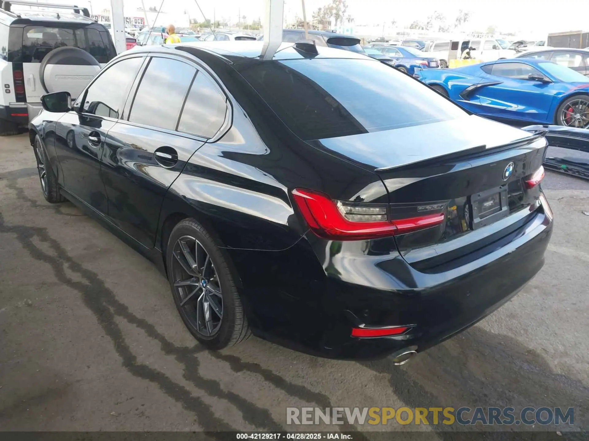 3 fotografías del automóvil dañado WBA5R1C07LFH37243 BMW 330I 2020