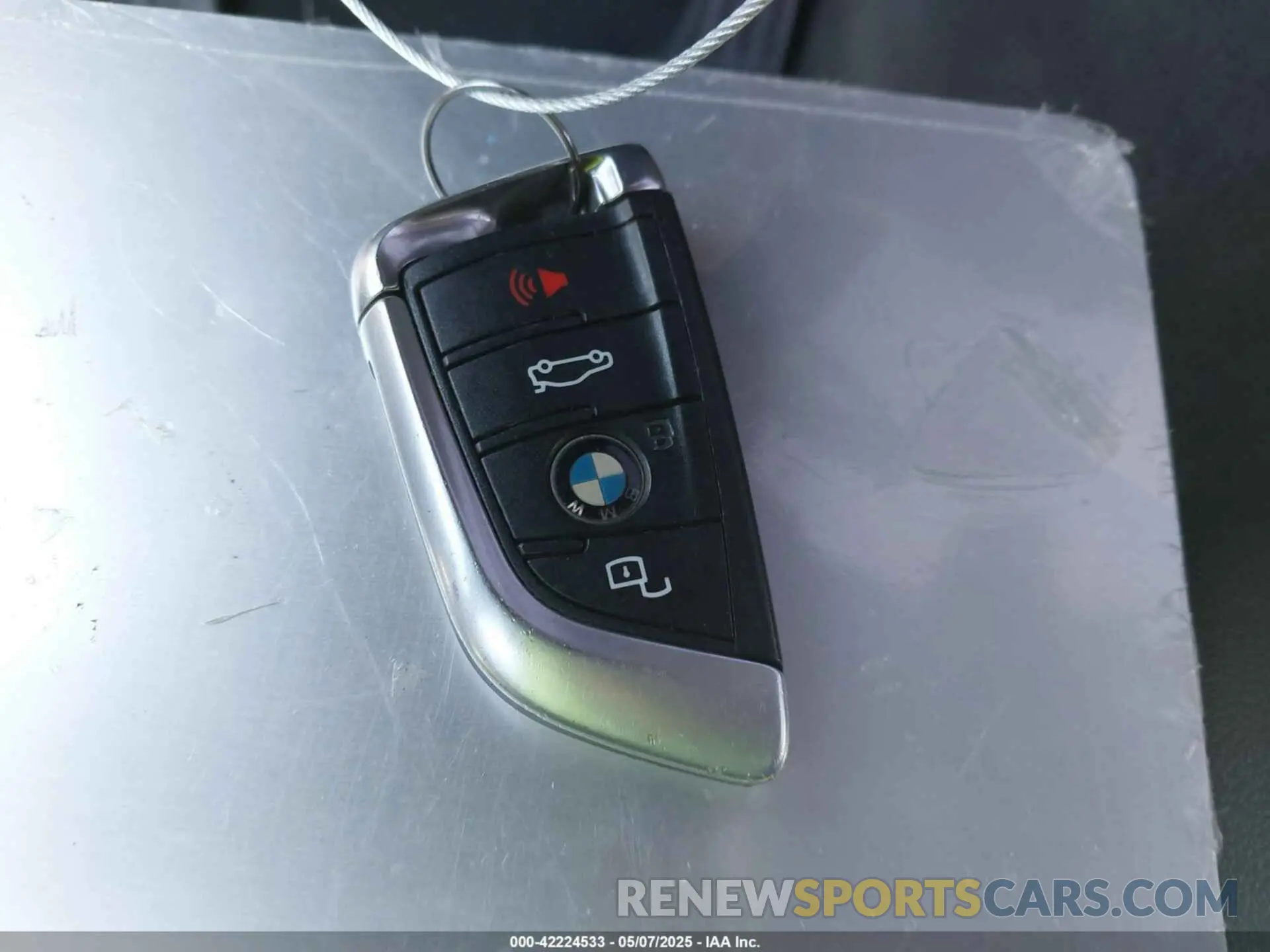 11 fotografías del automóvil dañado WBA5R1C09LFH43559 BMW 330I 2020