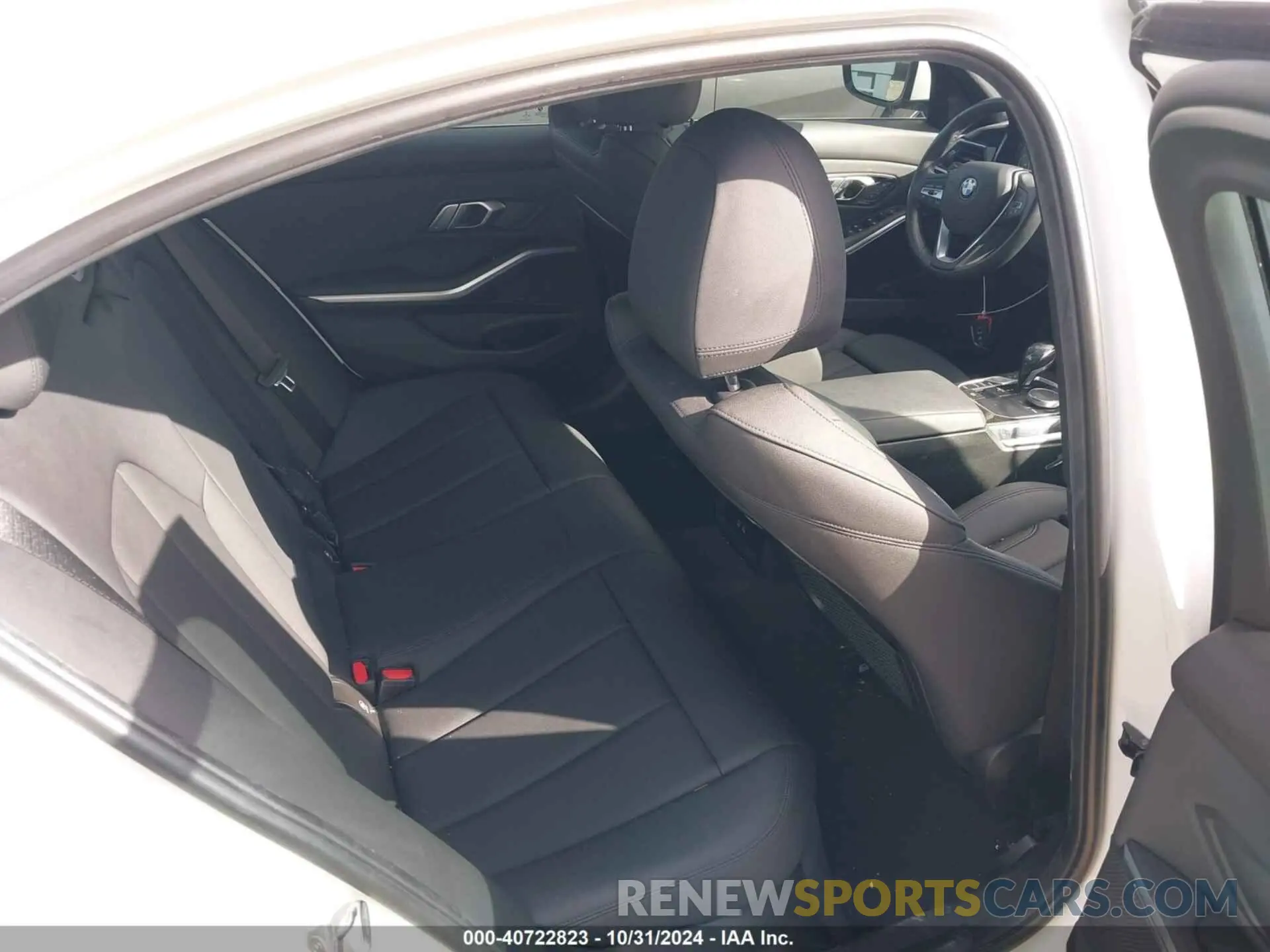 8 fotografías del automóvil dañado 3MW5R1J00M8B52627 BMW 330I 2021