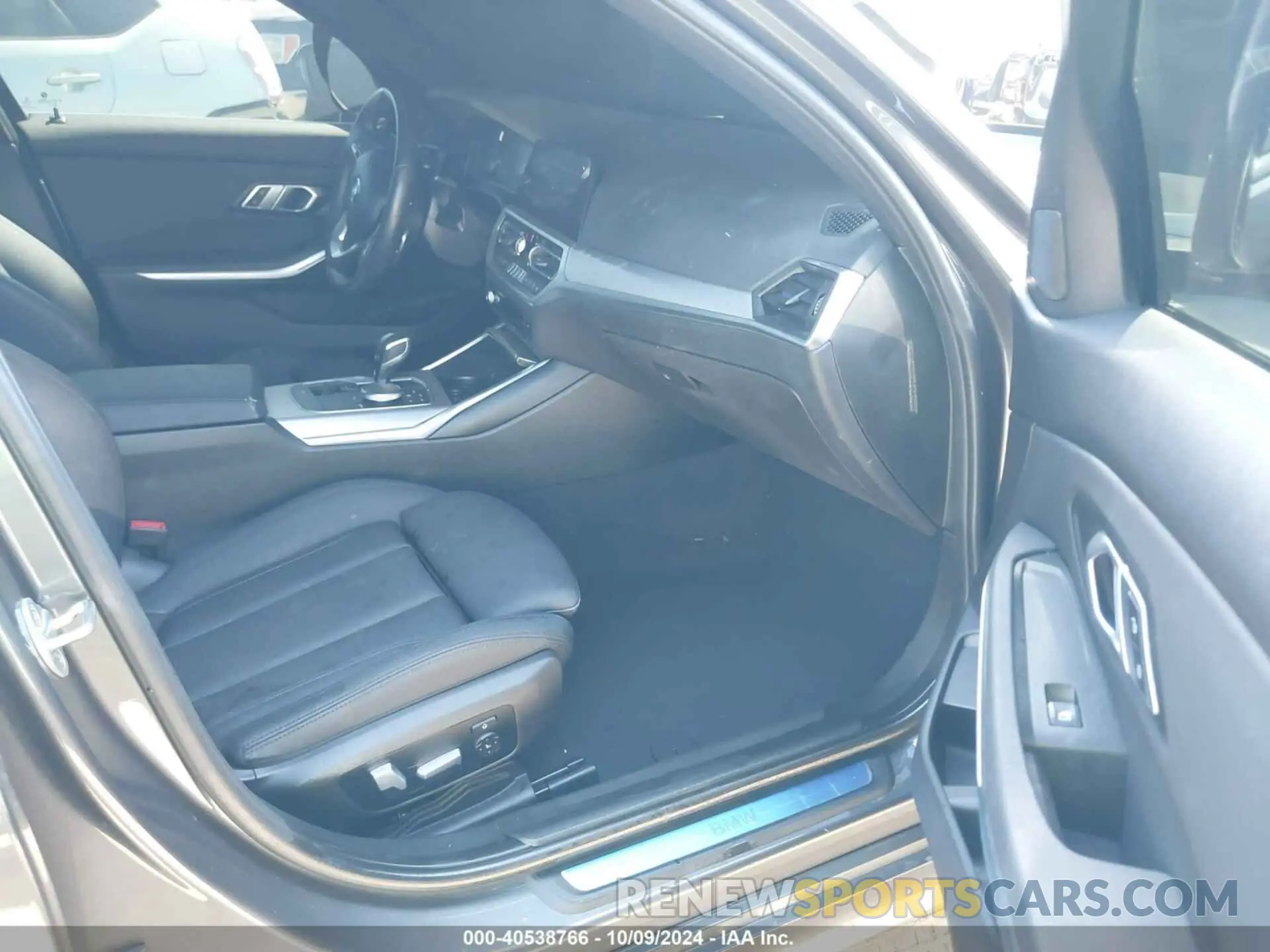 5 fotografías del automóvil dañado 3MW5R1J01M8B53950 BMW 330I 2021