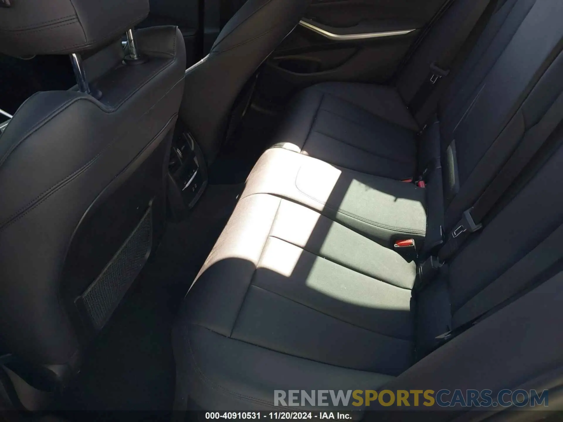8 fotografías del automóvil dañado 3MW5R1J02M8B88996 BMW 330I 2021