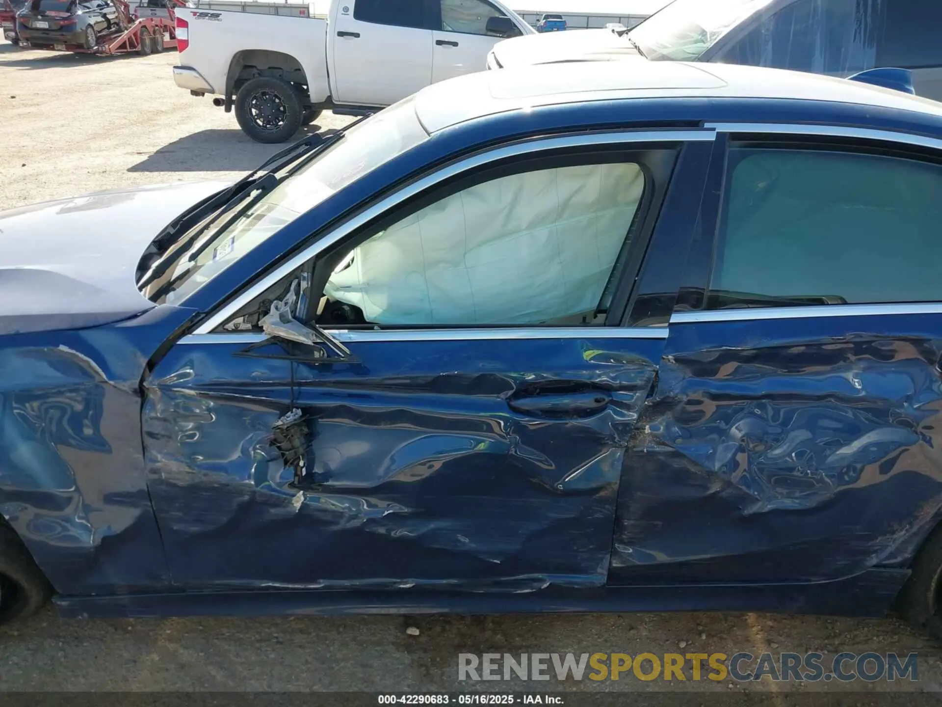 14 fotografías del automóvil dañado 3MW5R1J03M8B71429 BMW 330I 2021