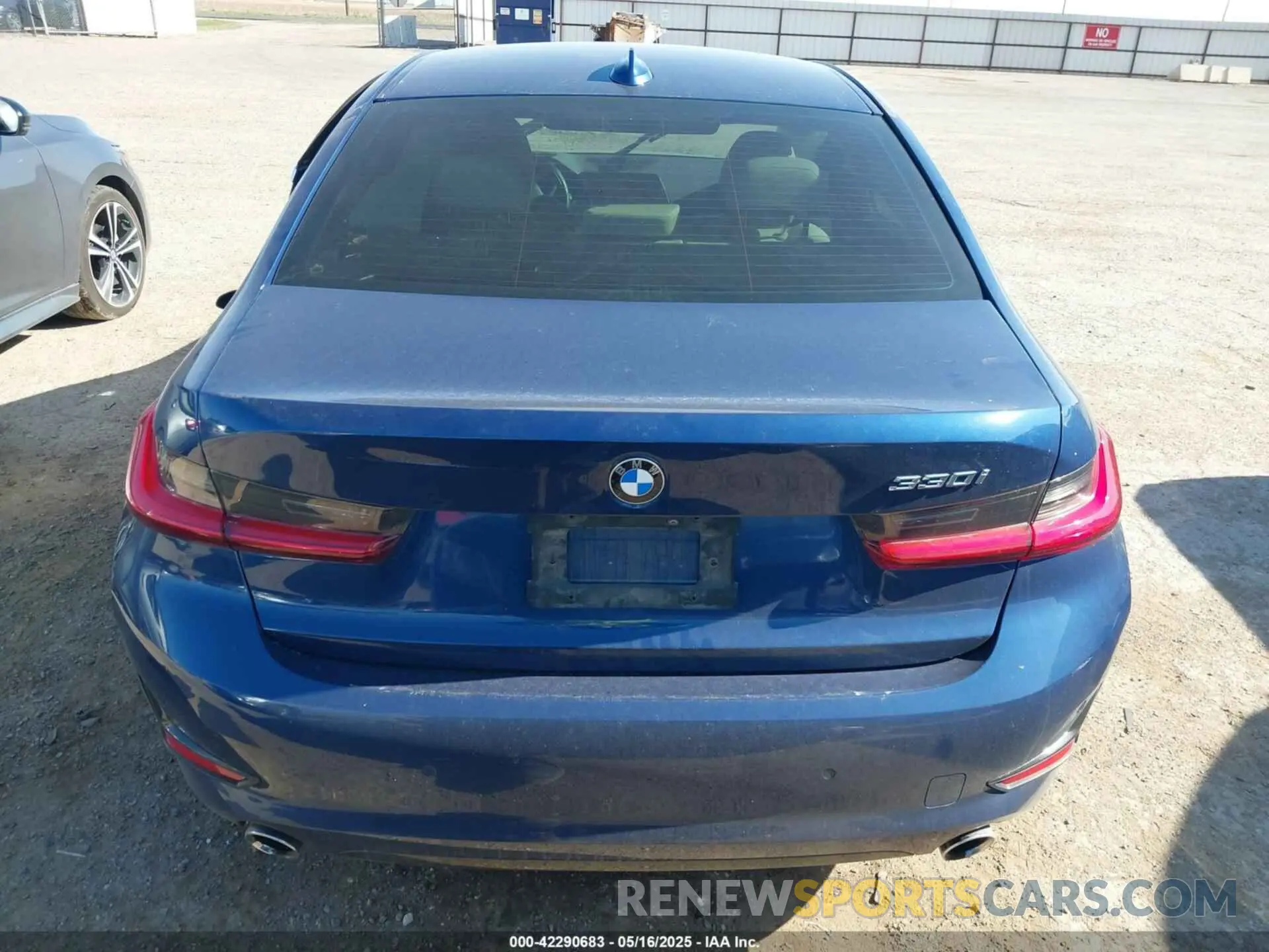 16 fotografías del automóvil dañado 3MW5R1J03M8B71429 BMW 330I 2021