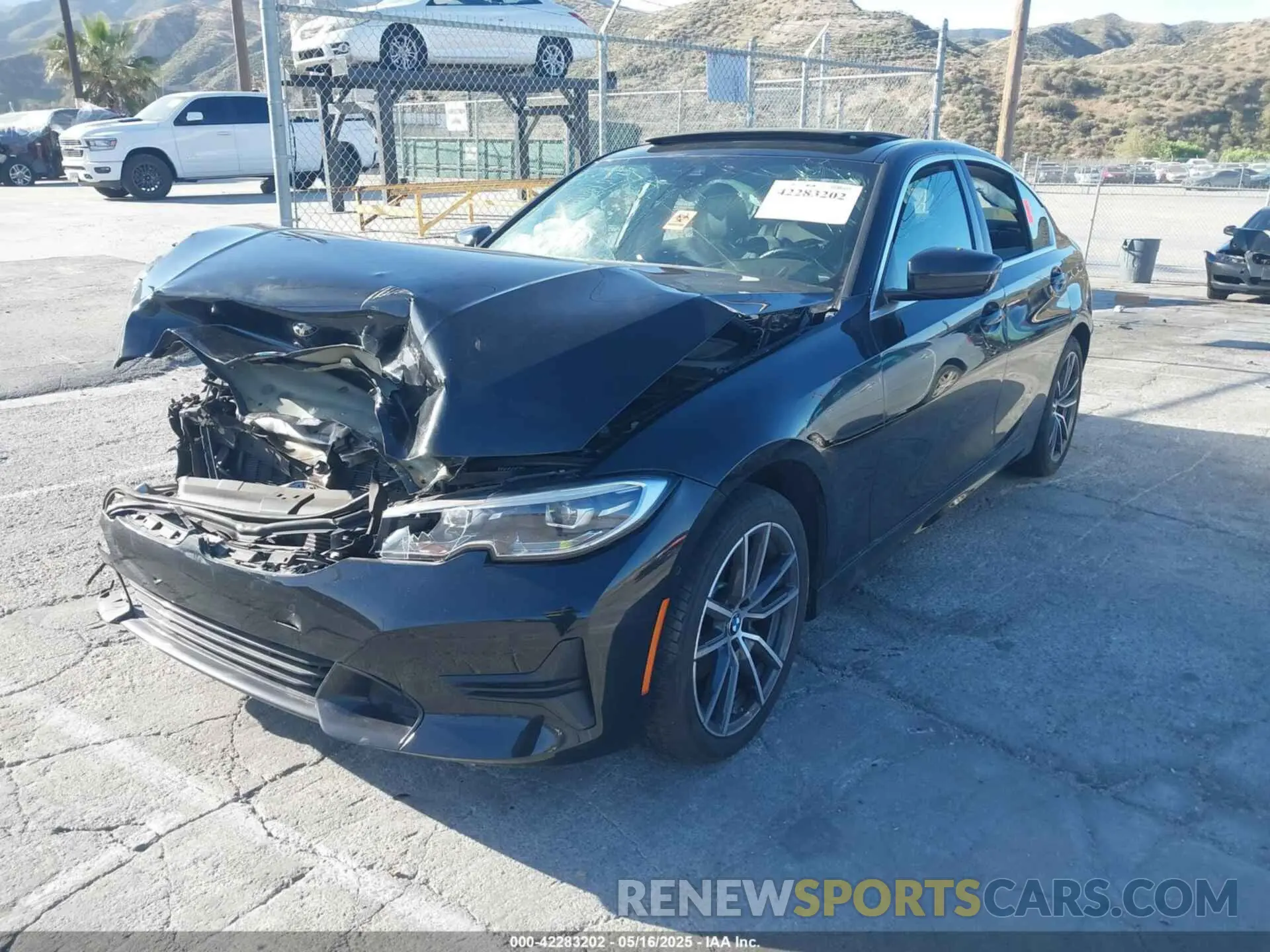 2 fotografías del automóvil dañado 3MW5R1J05M8B47164 BMW 330I 2021