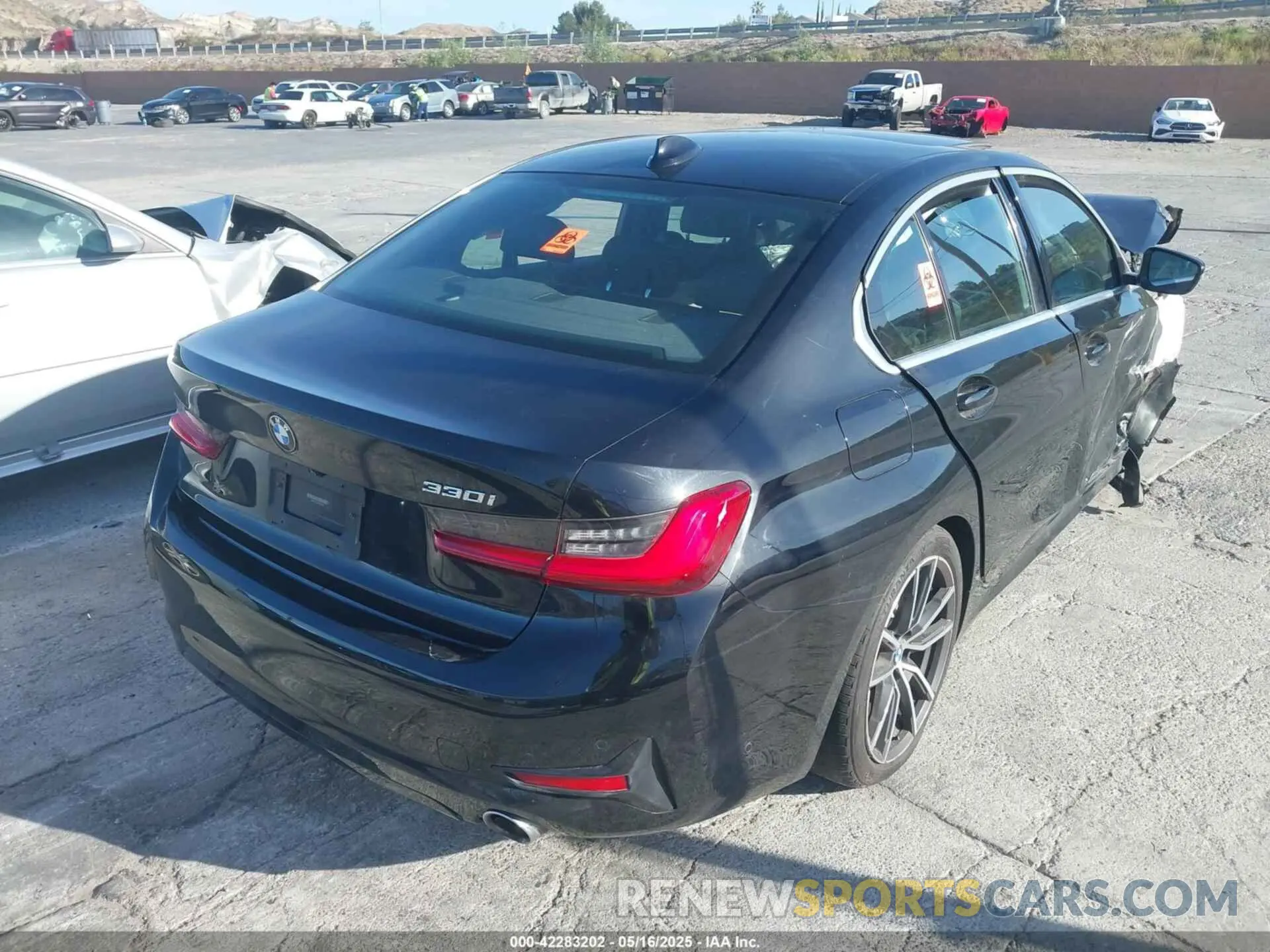 4 fotografías del automóvil dañado 3MW5R1J05M8B47164 BMW 330I 2021