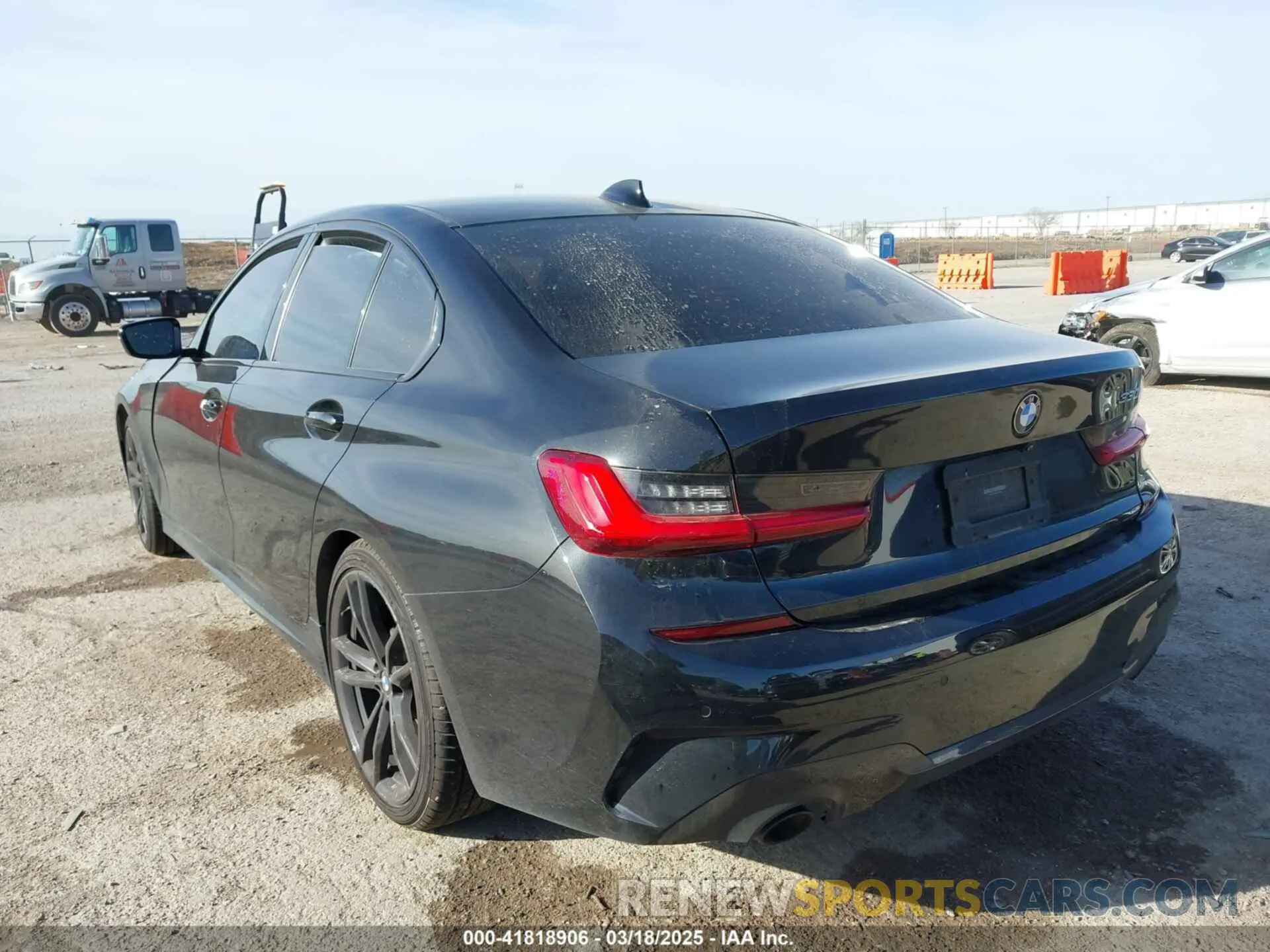 3 fotografías del automóvil dañado 3MW5R1J05M8B84800 BMW 330I 2021