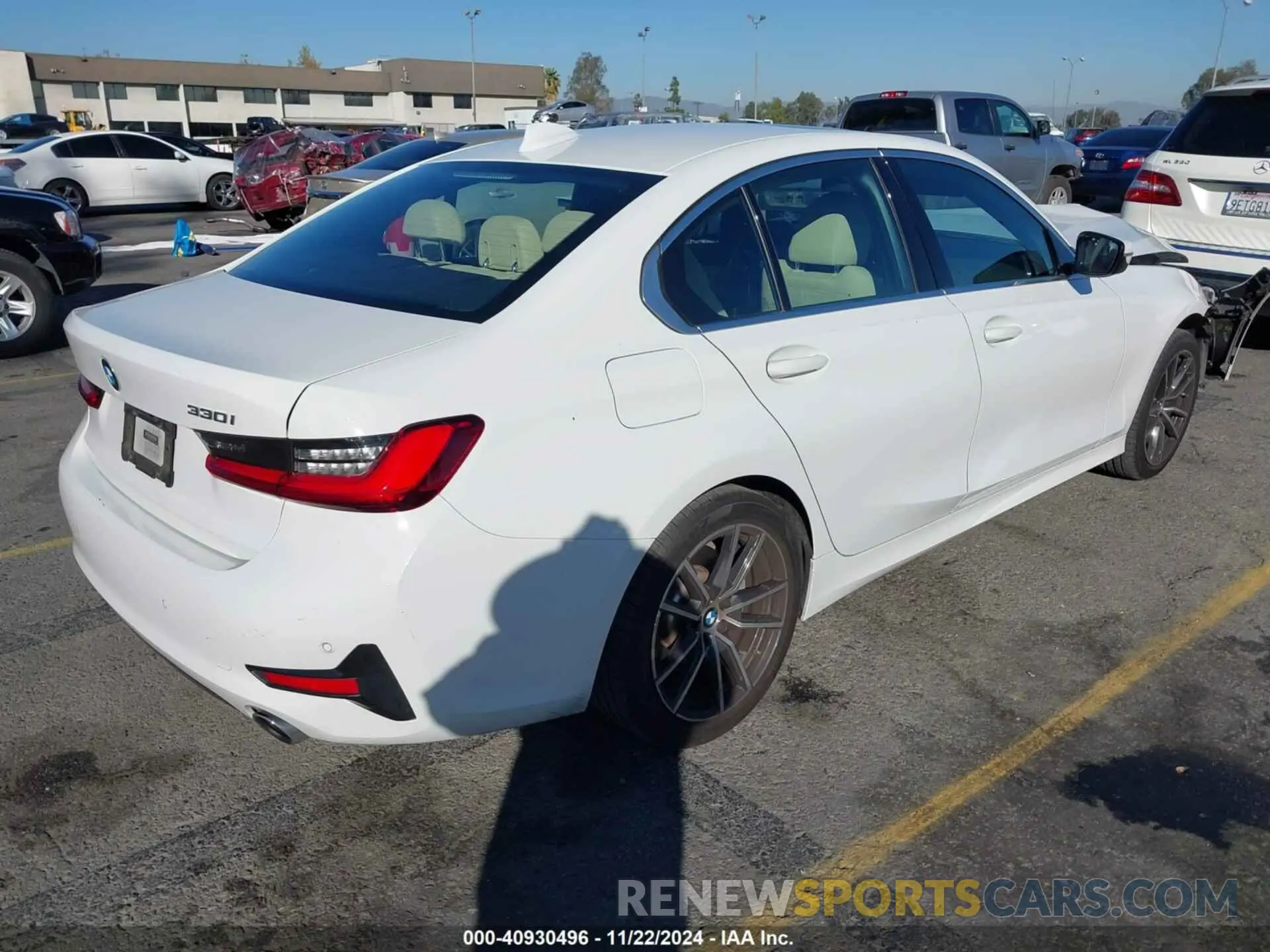 4 fotografías del automóvil dañado 3MW5R1J05M8B87468 BMW 330I 2021